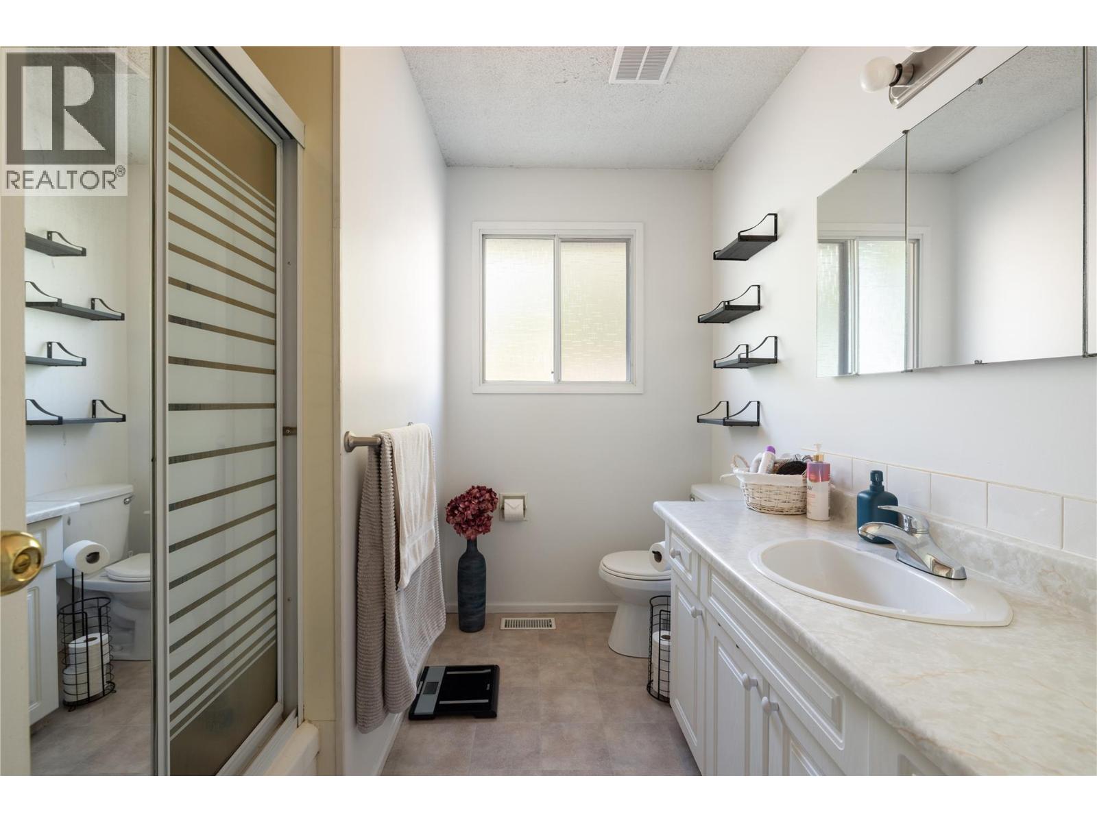 1035 Toovey Road, Kelowna, British Columbia  V1X 6R2 - Photo 18 - 10398477