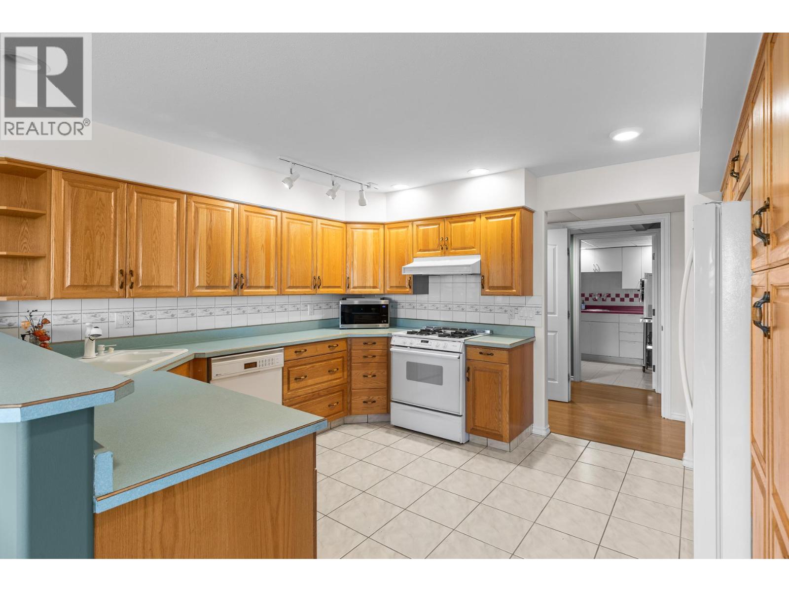 5990 Victoria Street, Peachland, British Columbia  V0H 1X4 - Photo 36 - 10398692