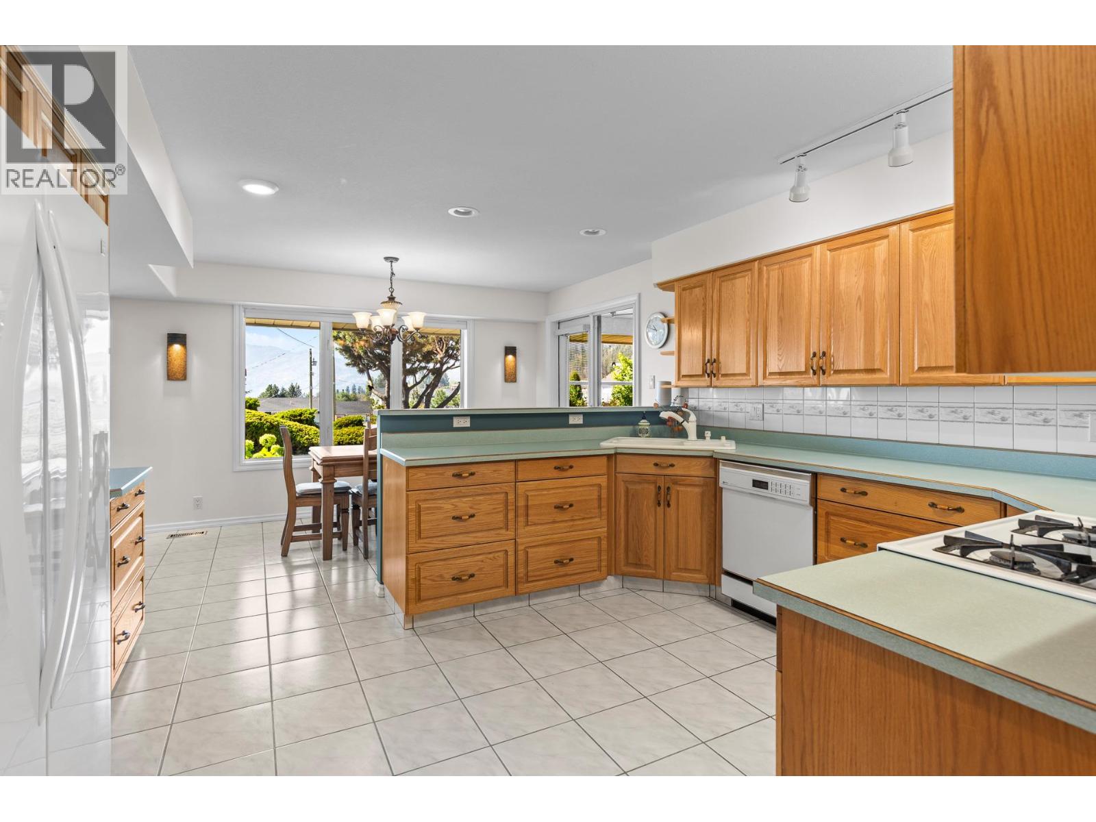 5990 Victoria Street, Peachland, British Columbia  V0H 1X4 - Photo 37 - 10398692