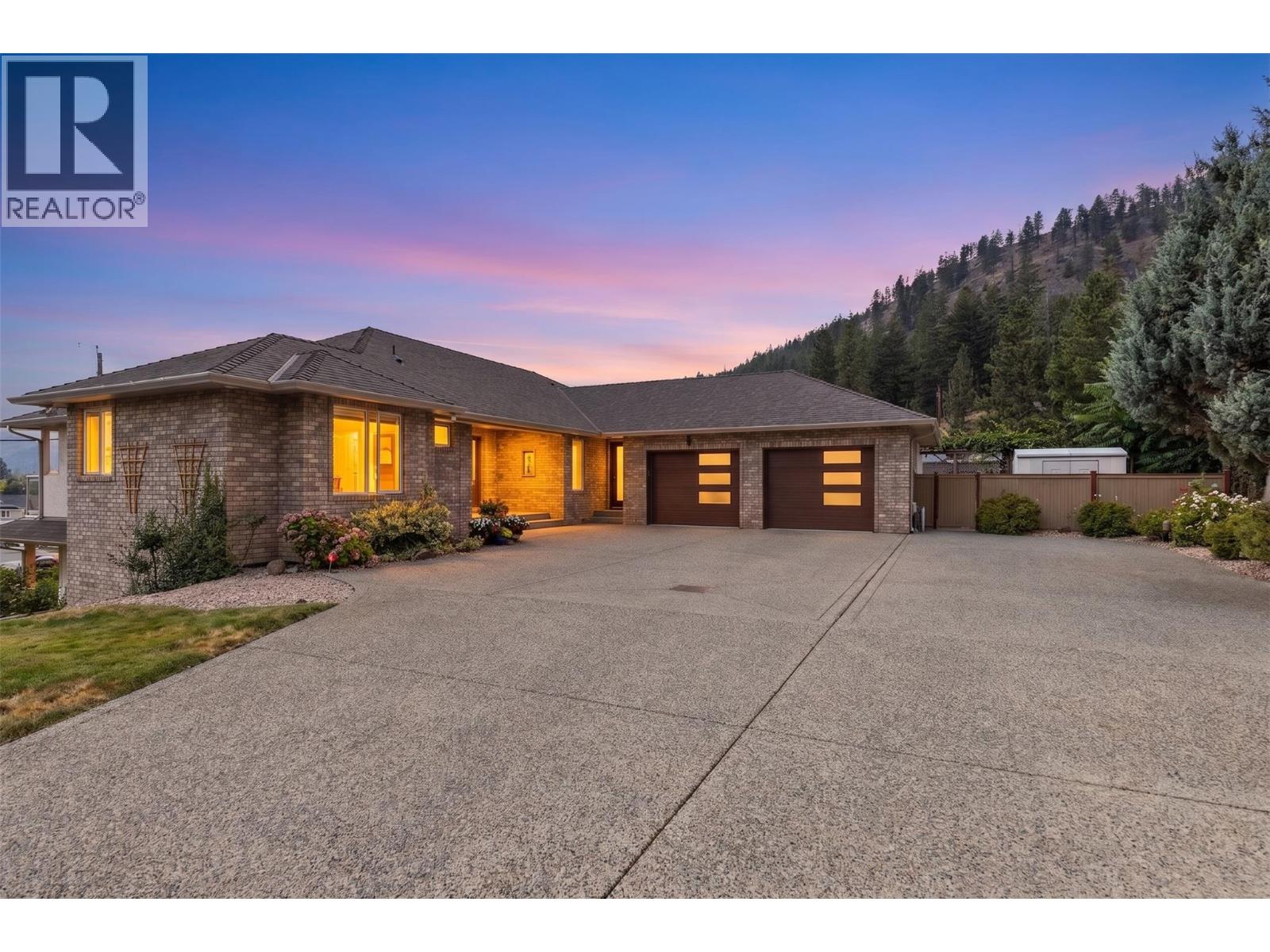 5990 Victoria Street, Peachland, British Columbia  V0H 1X4 - Photo 4 - 10398692