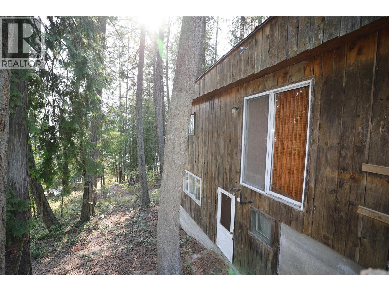 11993 Highway 3a, Destiny Bay, British Columbia  V0B 1A3 - Photo 19 - 10398420