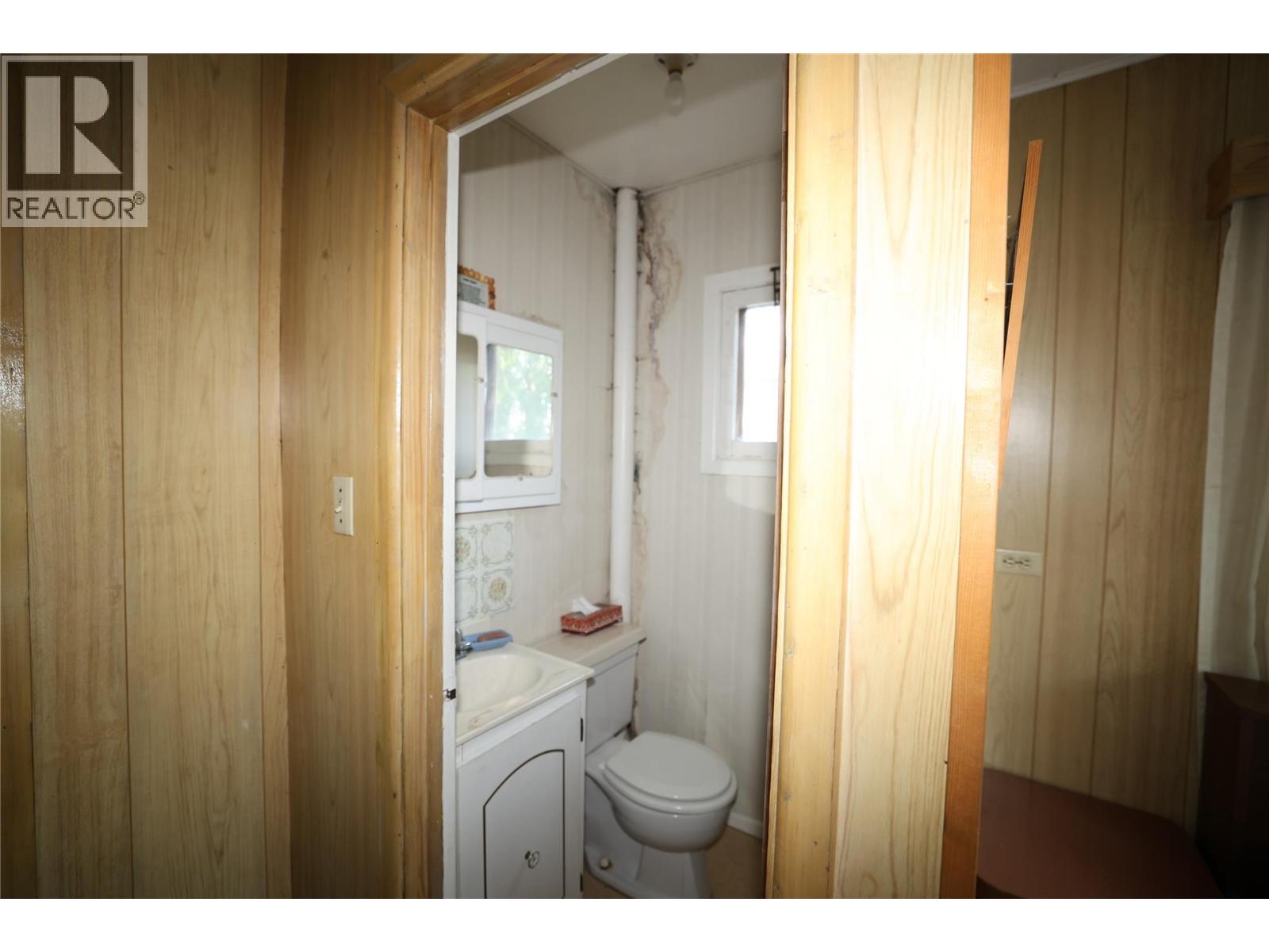 11993 Highway 3a, Destiny Bay, British Columbia  V0B 1A3 - Photo 29 - 10398420