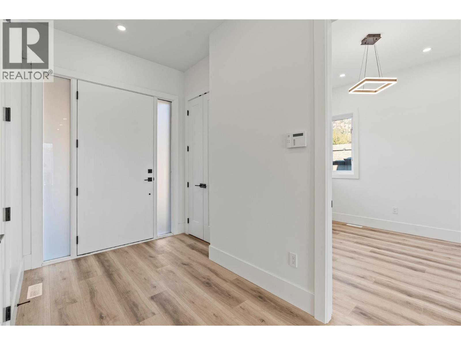 8948 Tavistock Road, Vernon, British Columbia  V1H 2L4 - Photo 4 - 10398898