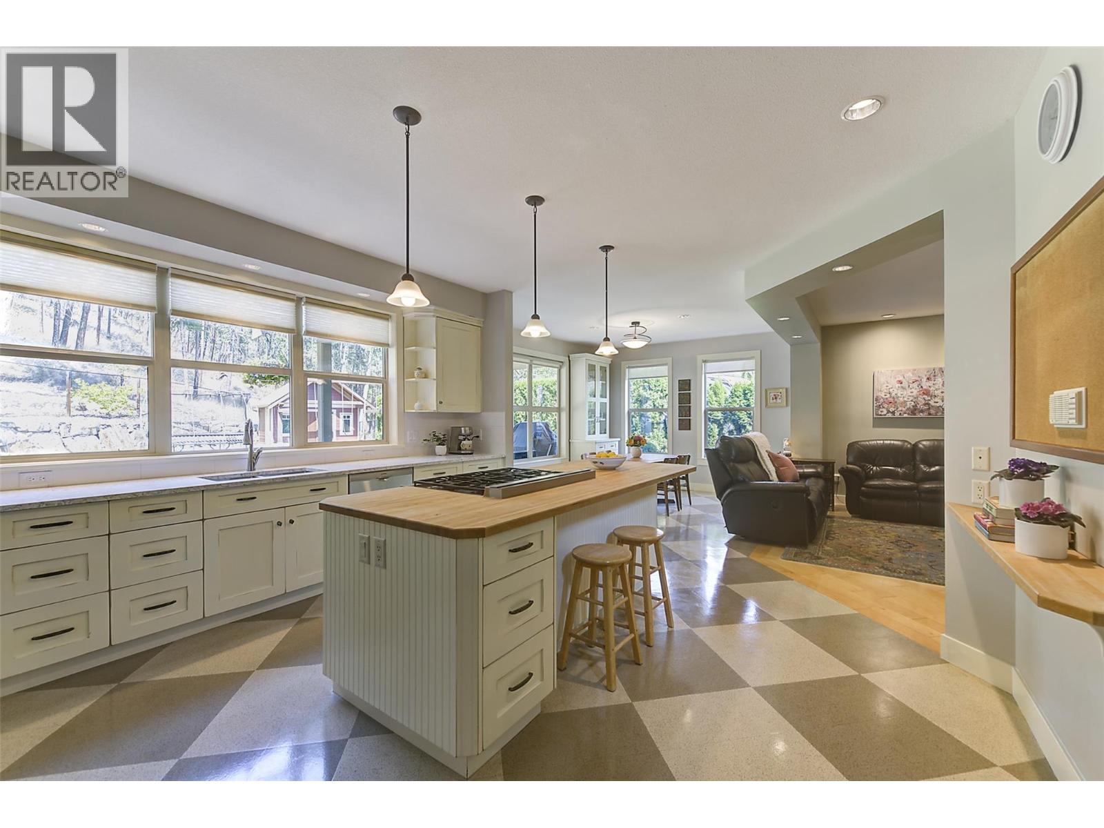 182 Terrace Hill Court, Kelowna, British Columbia  V1V 2T2 - Photo 36 - 10397516