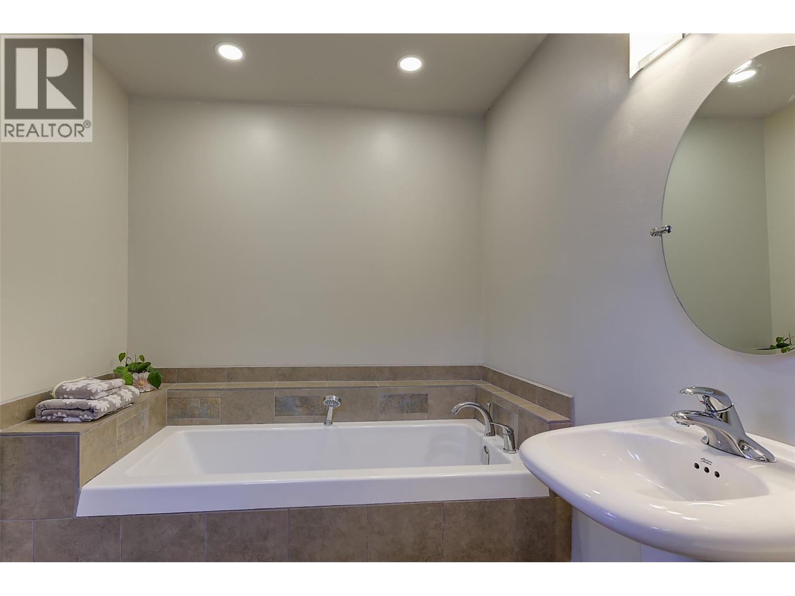 182 Terrace Hill Court, Kelowna, British Columbia  V1V 2T2 - Photo 65 - 10397516