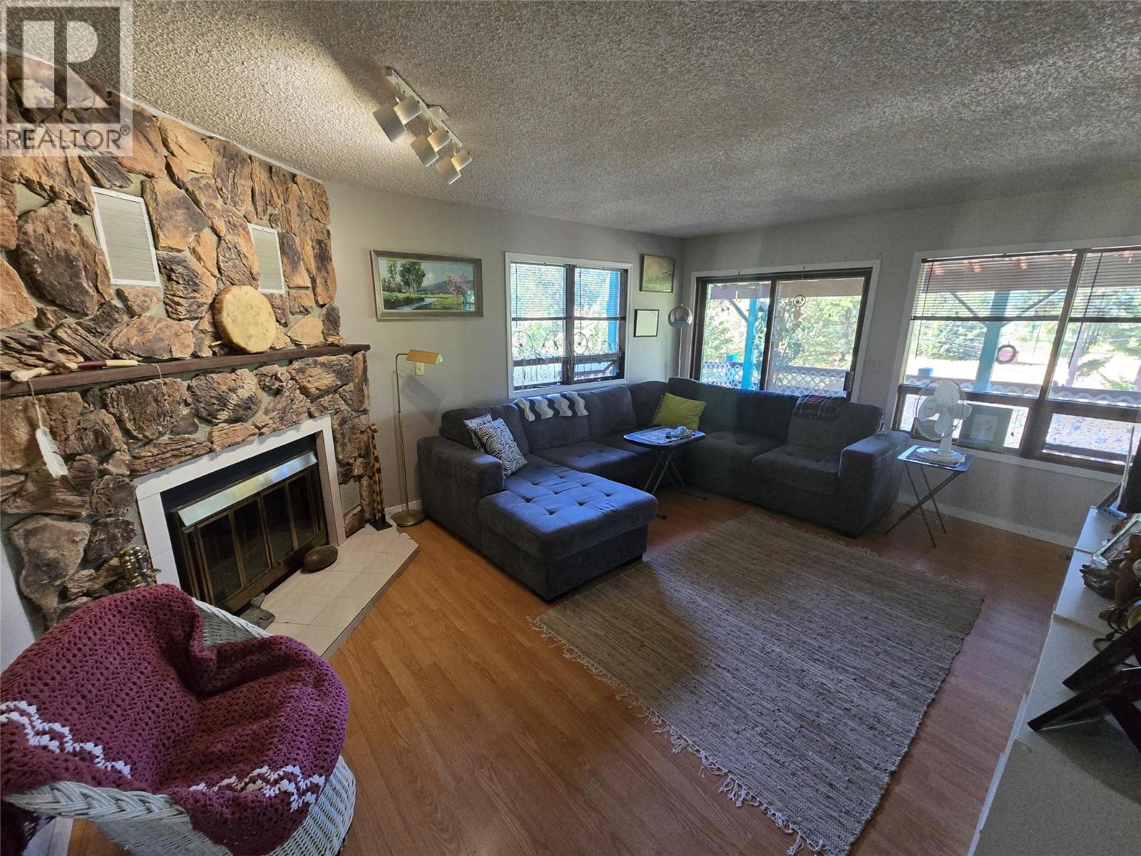 1037 Raft River Road, Clearwater, British Columbia  V0E 1N1 - Photo 9 - 10398907