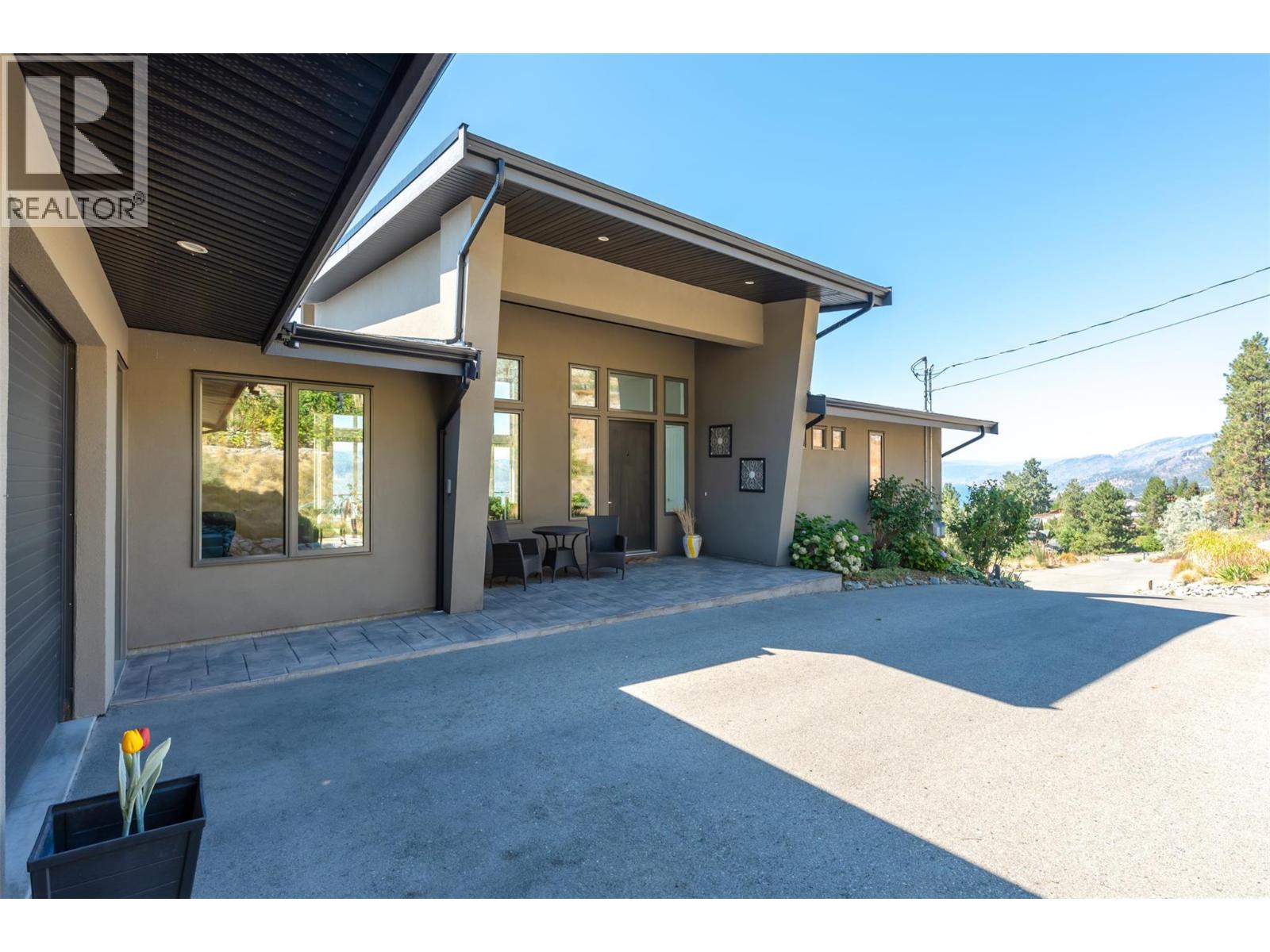 2498 Winifred Road, Naramata, British Columbia  V0H 1N1 - Photo 3 - 10398892
