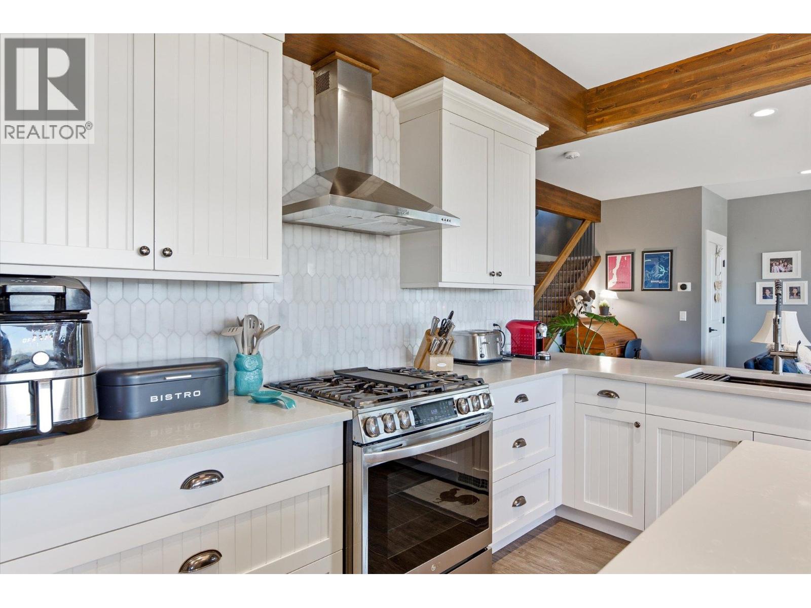 1160 Goldfinch Place, Kelowna, British Columbia  V1W 5M1 - Photo 20 - 10398822