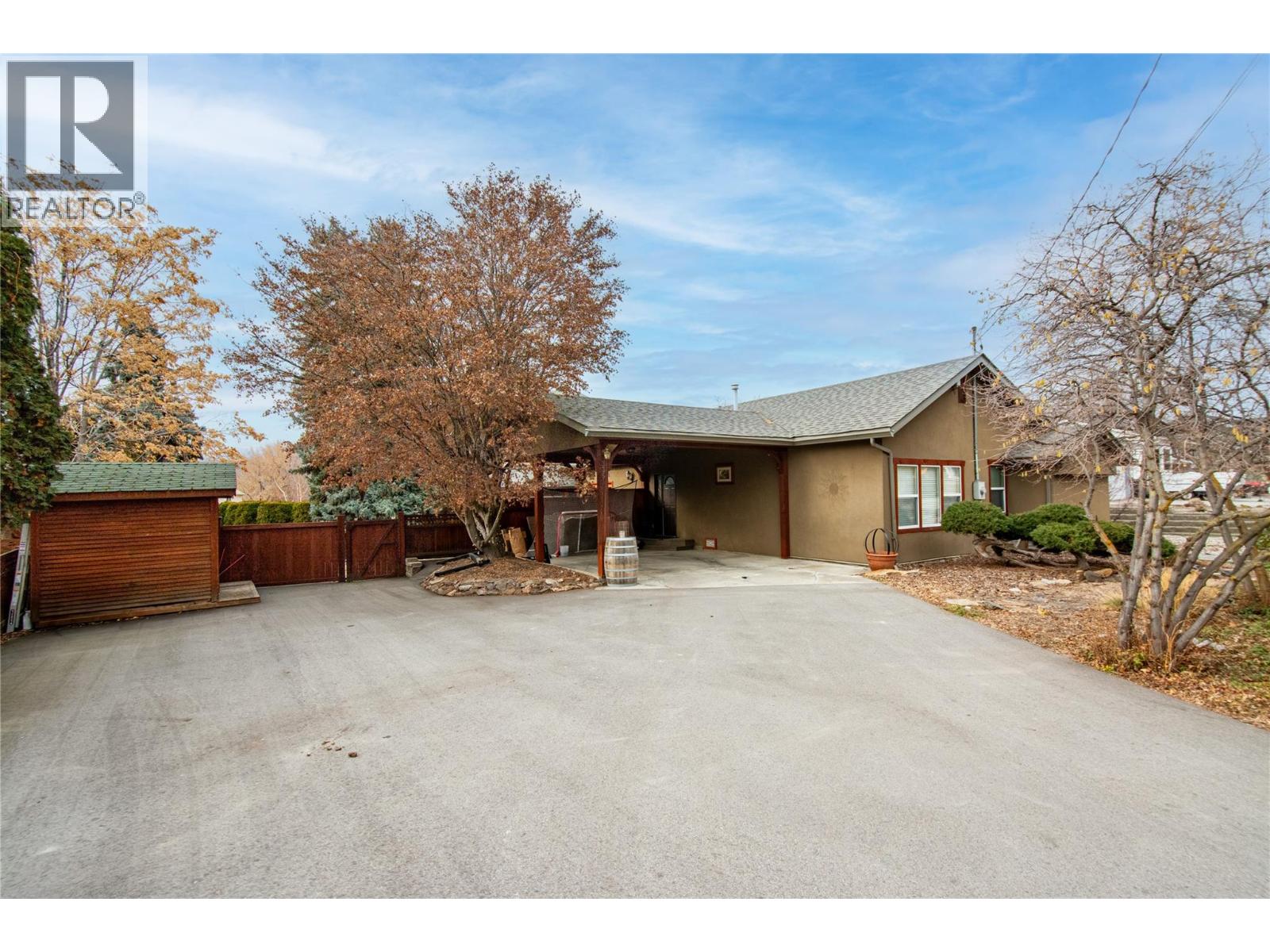 335 Middle Bench Road, Penticton, British Columbia  V2A 8S8 - Photo 2 - 10398731