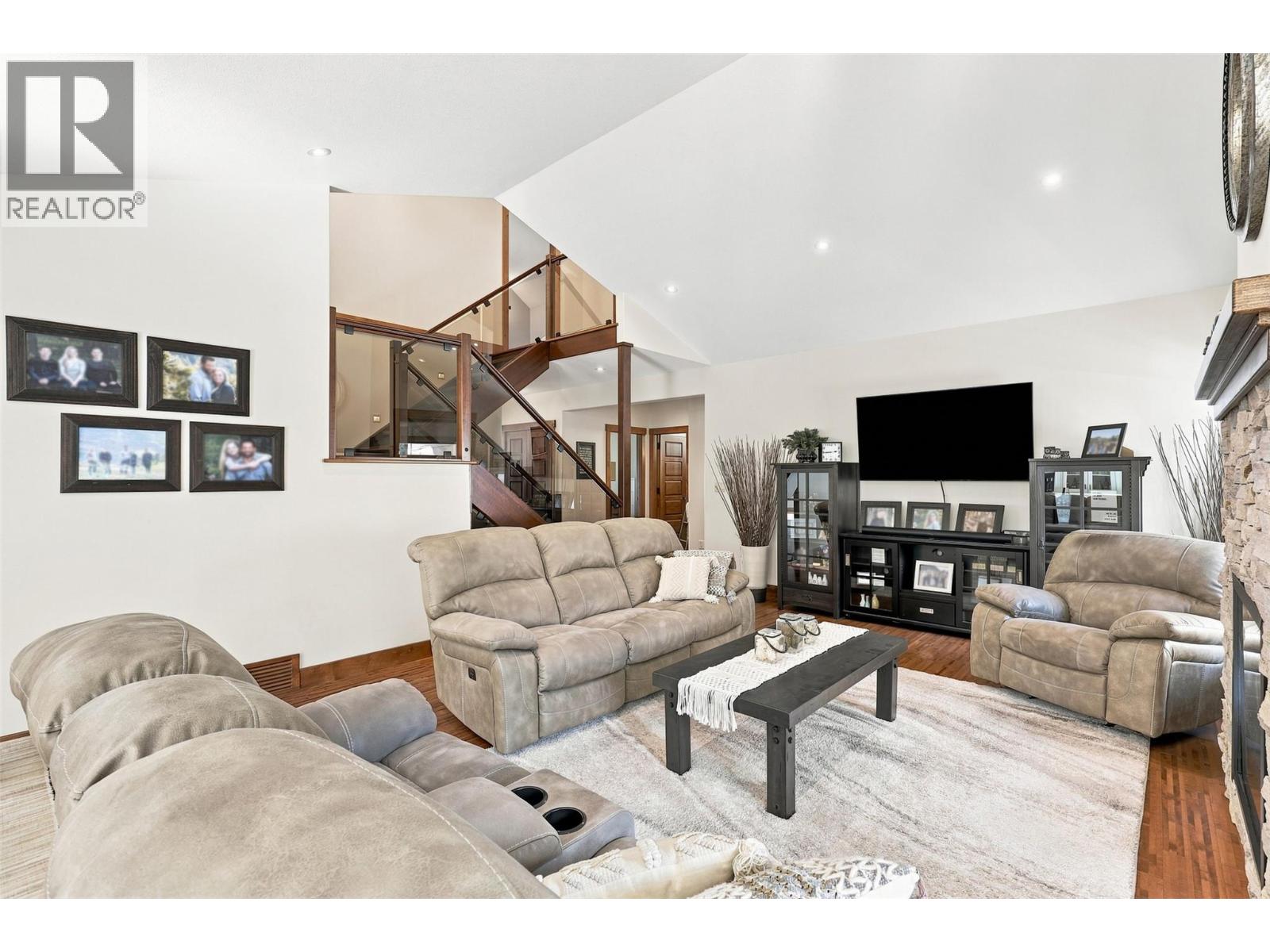 3079 Birkenhead Drive, Kamloops, British Columbia  V2E 2T6 - Photo 10 - 10398951