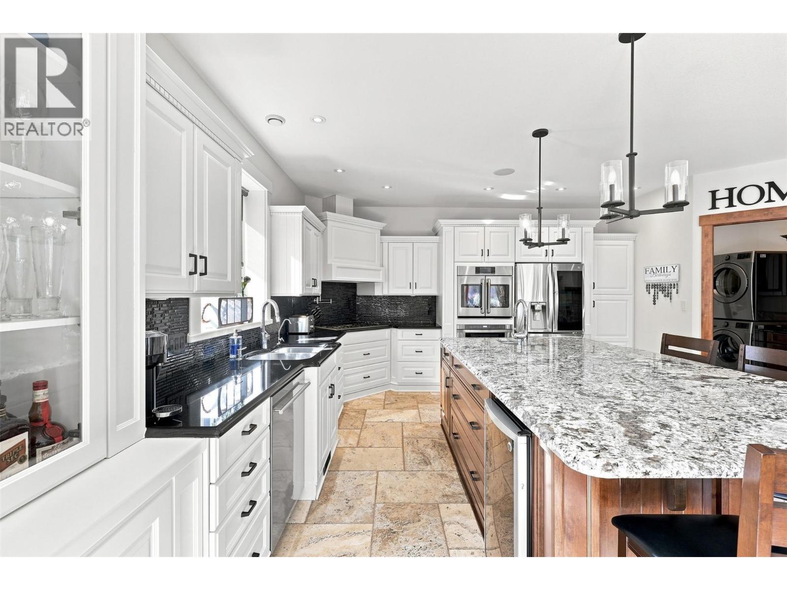 3079 Birkenhead Drive, Kamloops, British Columbia  V2E 2T6 - Photo 14 - 10398951