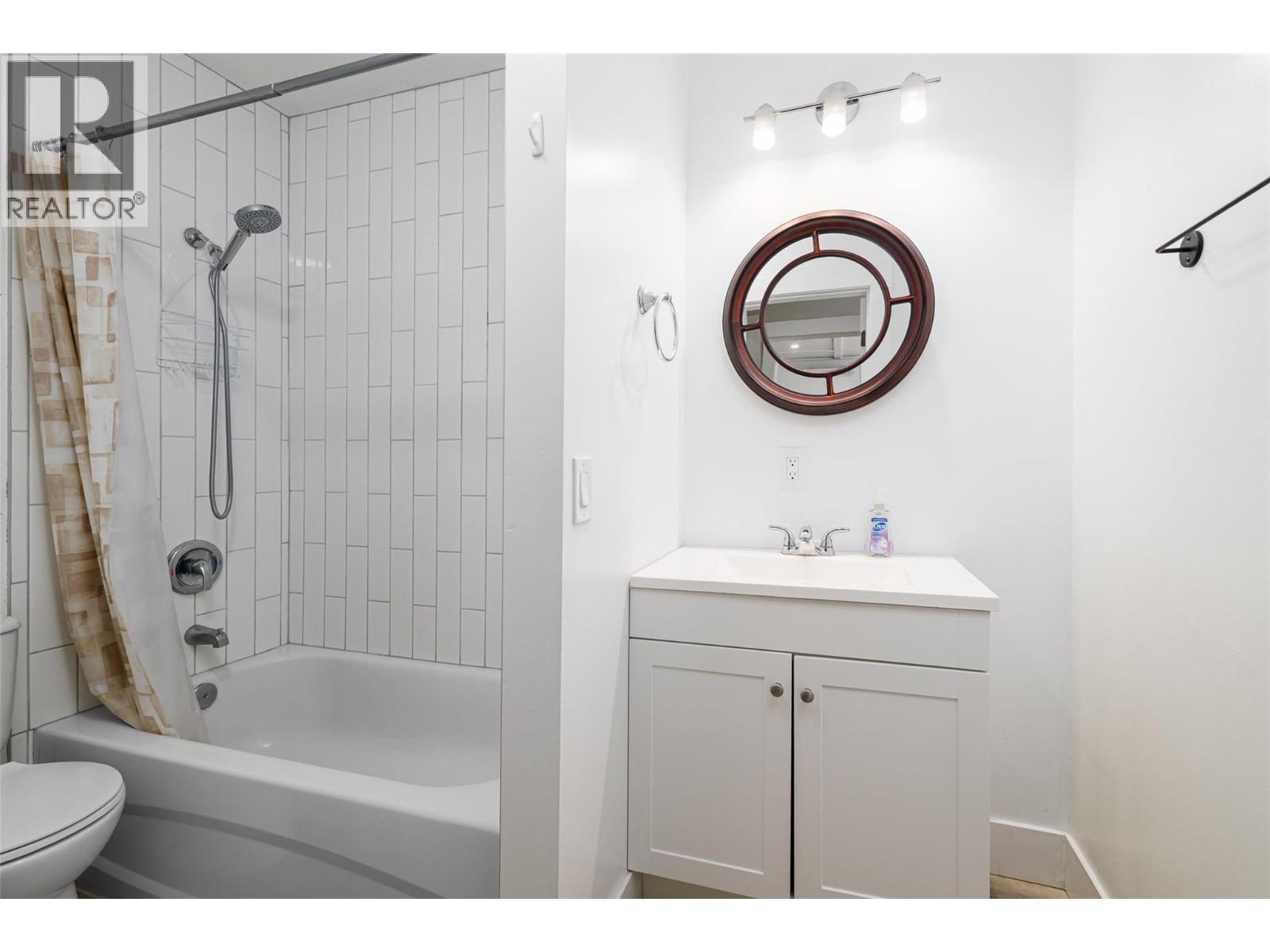 4638 Samuelson Road, Canyon, British Columbia  V0B 1C1 - Photo 12 - 10398870