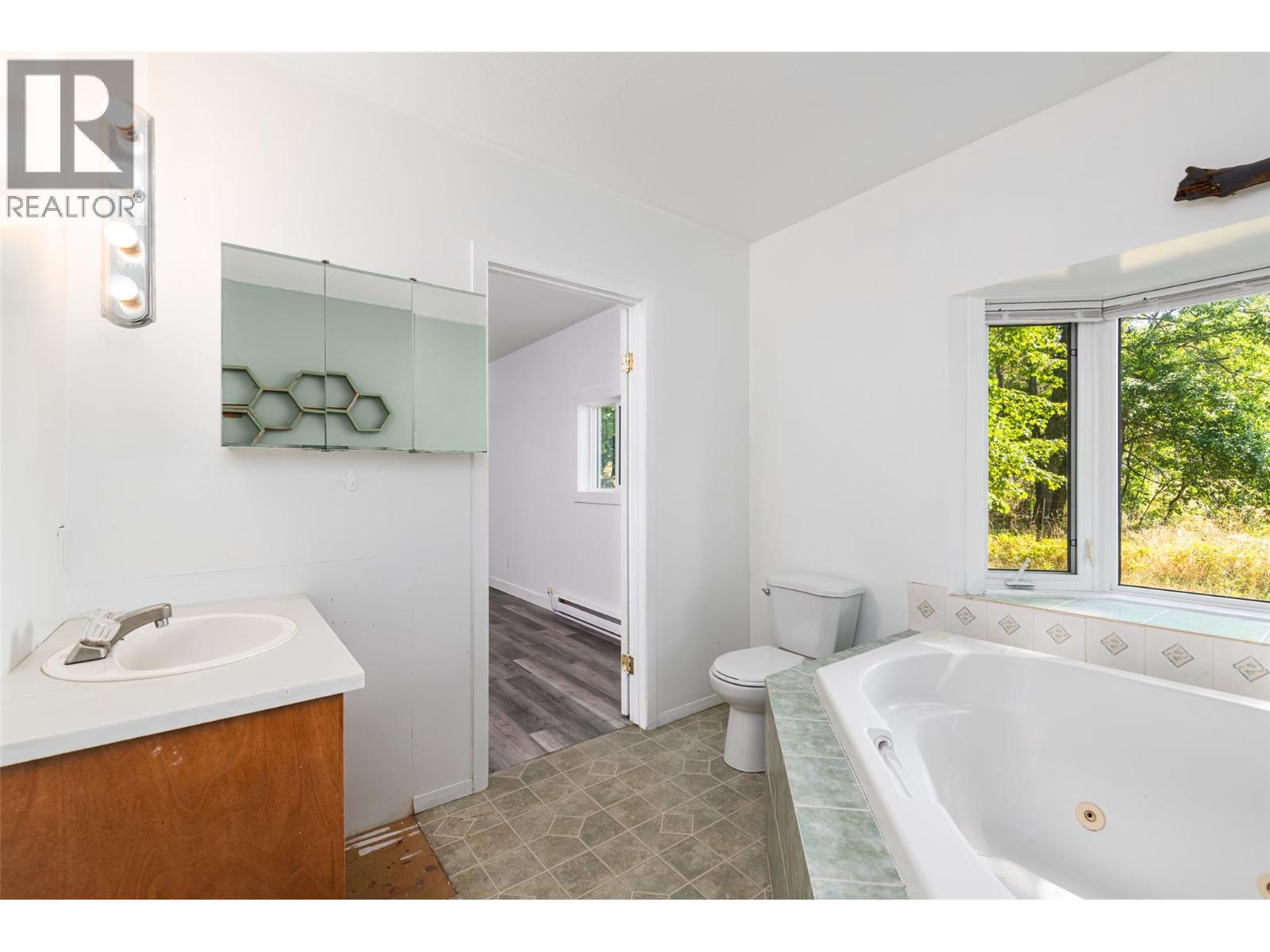 4638 Samuelson Road, Canyon, British Columbia  V0B 1C1 - Photo 16 - 10398870