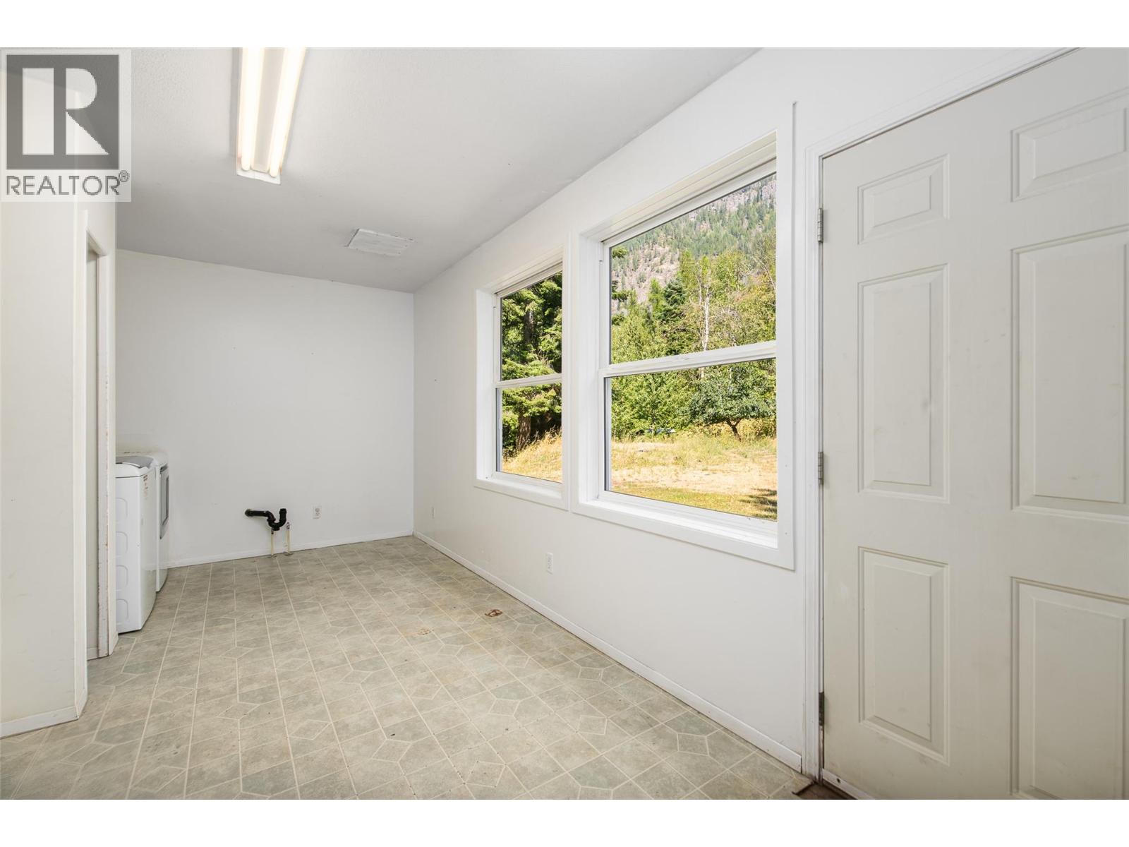 4638 Samuelson Road, Canyon, British Columbia  V0B 1C1 - Photo 19 - 10398870