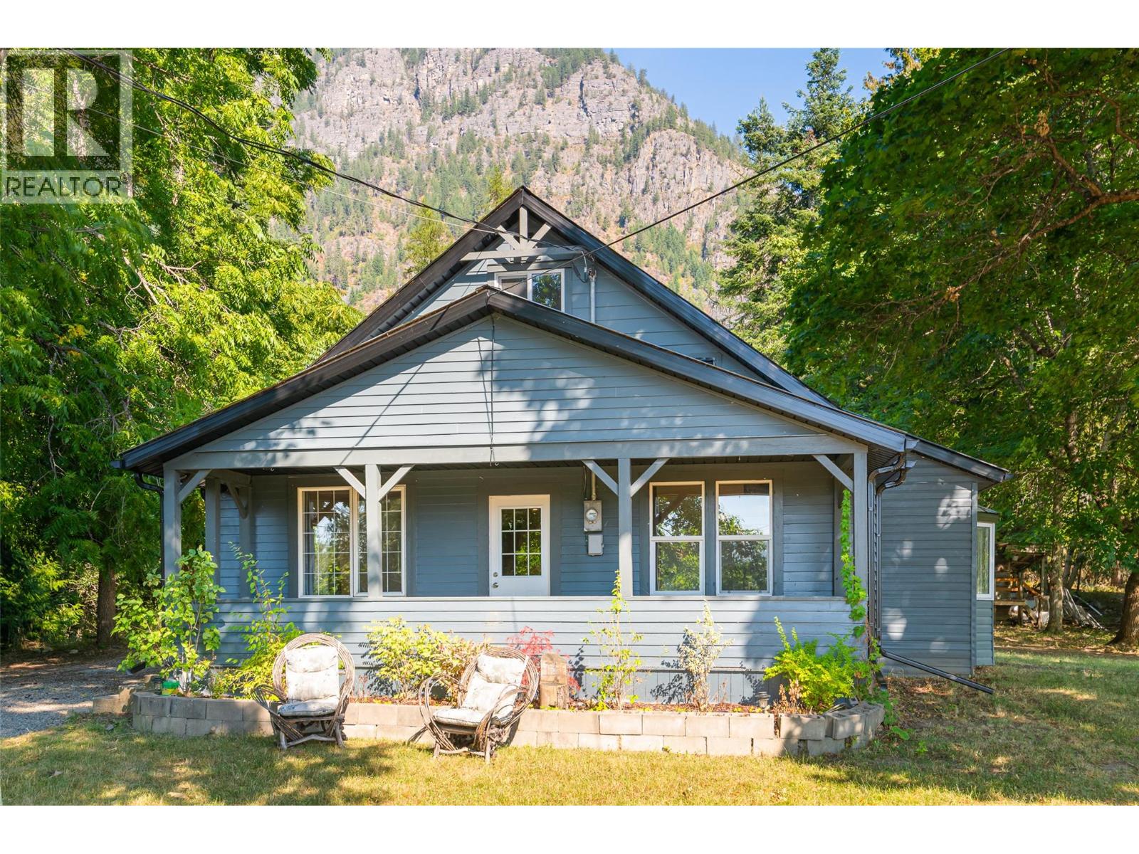 4638 Samuelson Road, Canyon, British Columbia  V0B 1C1 - Photo 2 - 10398870