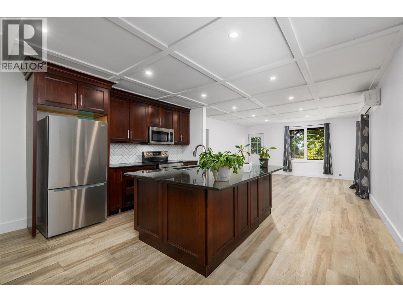 4638 Samuelson Road, Canyon, British Columbia  V0B 1C1 - Photo 8 - 10398870