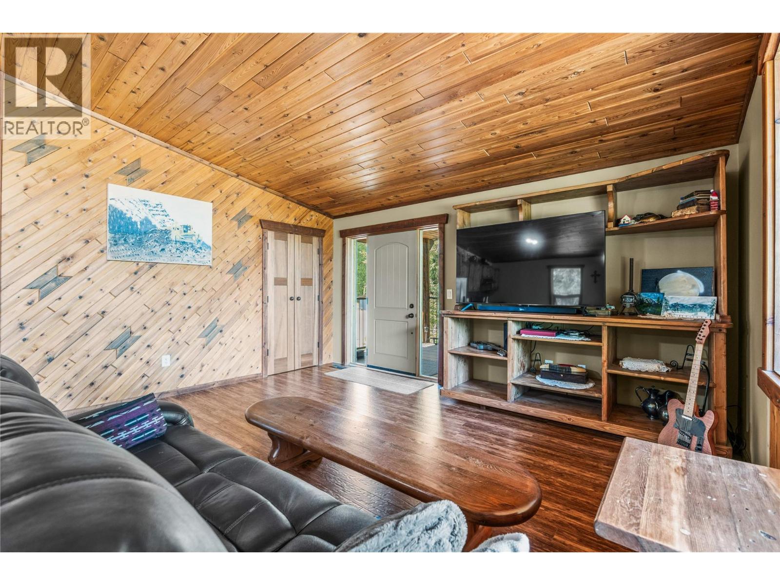 2280 Deep Creek Road, Enderby, British Columbia  V4Y 4J3 - Photo 11 - 10397739