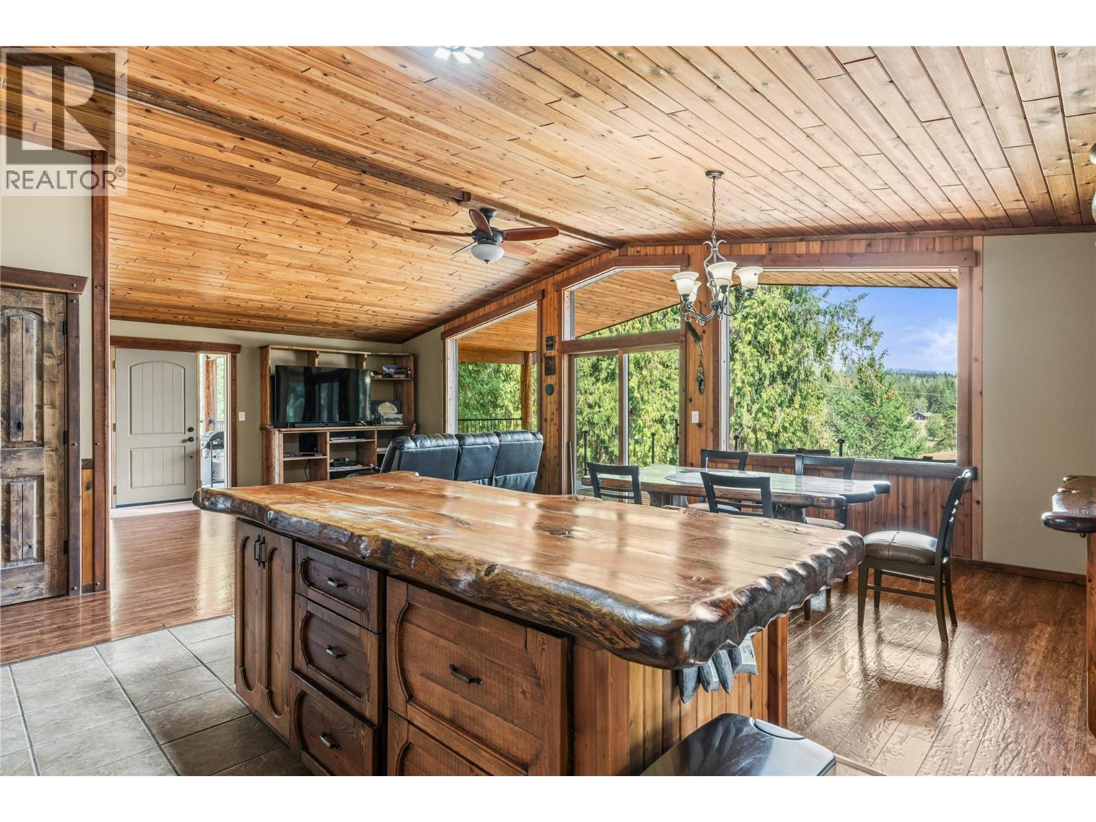2280 Deep Creek Road, Enderby, British Columbia  V4Y 4J3 - Photo 17 - 10397739