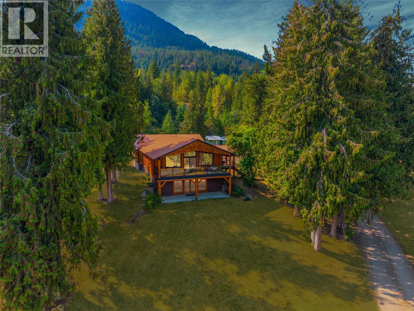 2280 Deep Creek Road, Enderby, British Columbia  V4Y 4J3 - Photo 2 - 10397739