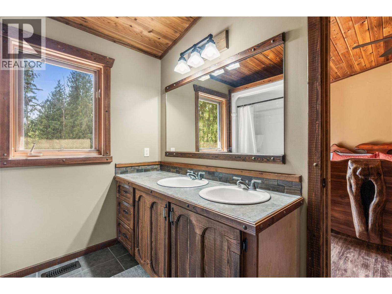 2280 Deep Creek Road, Enderby, British Columbia  V4Y 4J3 - Photo 30 - 10397739