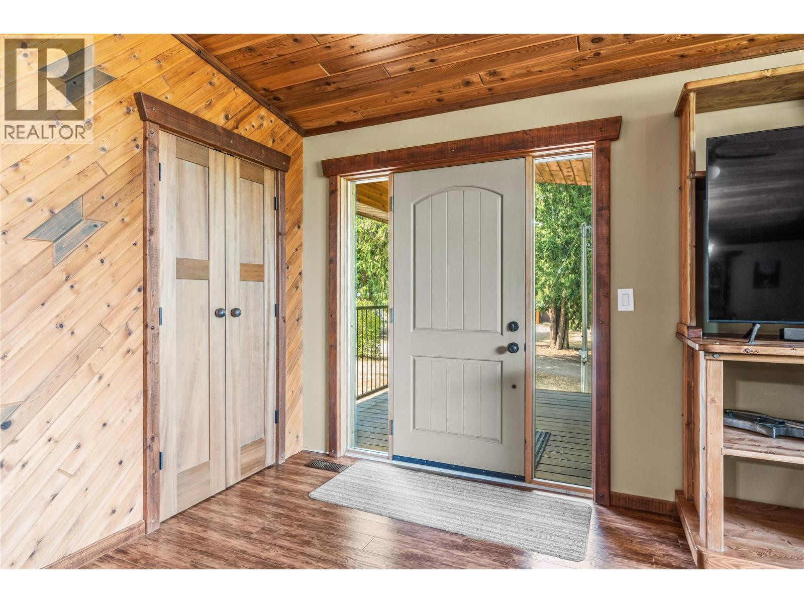 2280 Deep Creek Road, Enderby, British Columbia  V4Y 4J3 - Photo 8 - 10397739