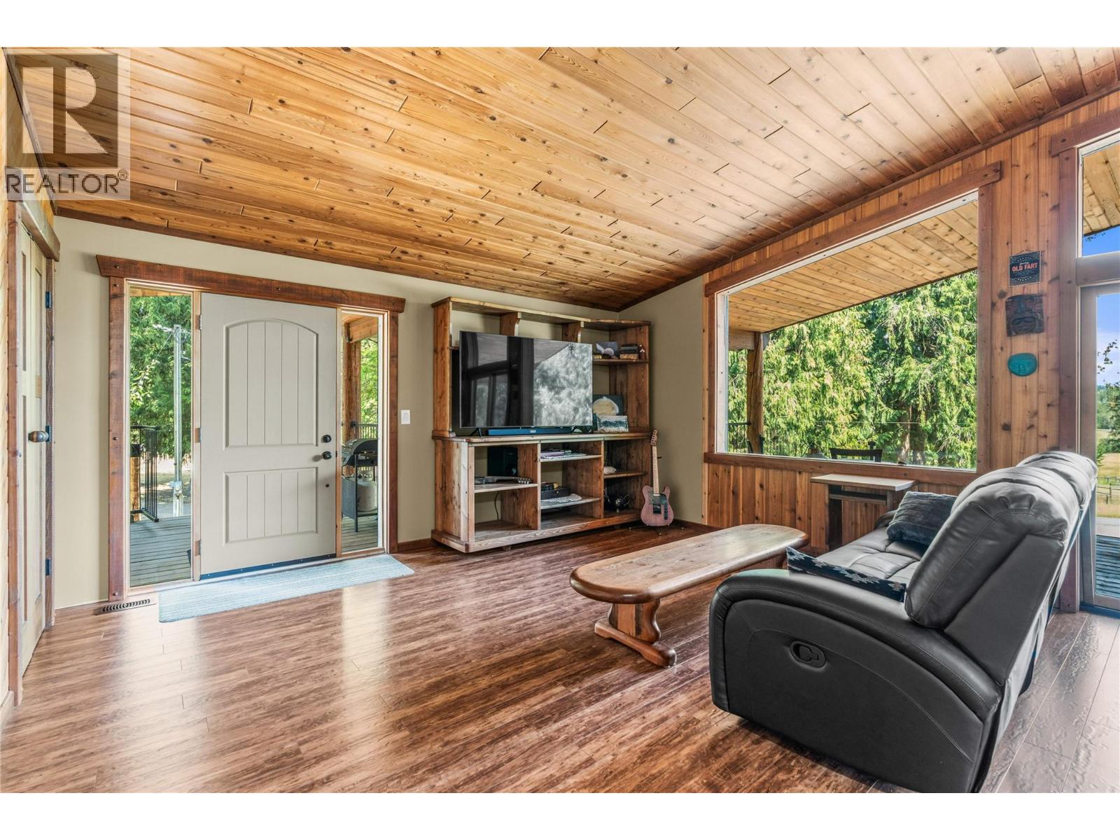 2280 Deep Creek Road, Enderby, British Columbia  V4Y 4J3 - Photo 9 - 10397739