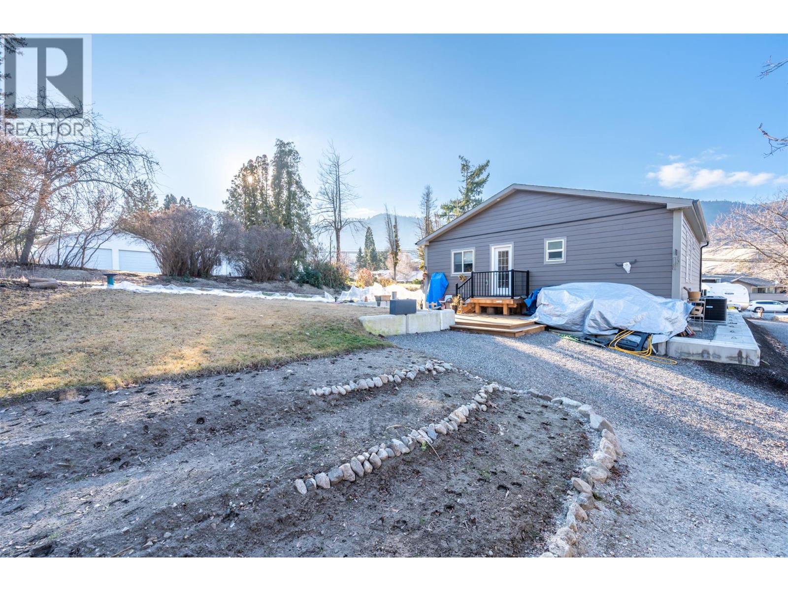 1149 Maple Street, Okanagan Falls, British Columbia  V0H 1R2 - Photo 37 - 10398921