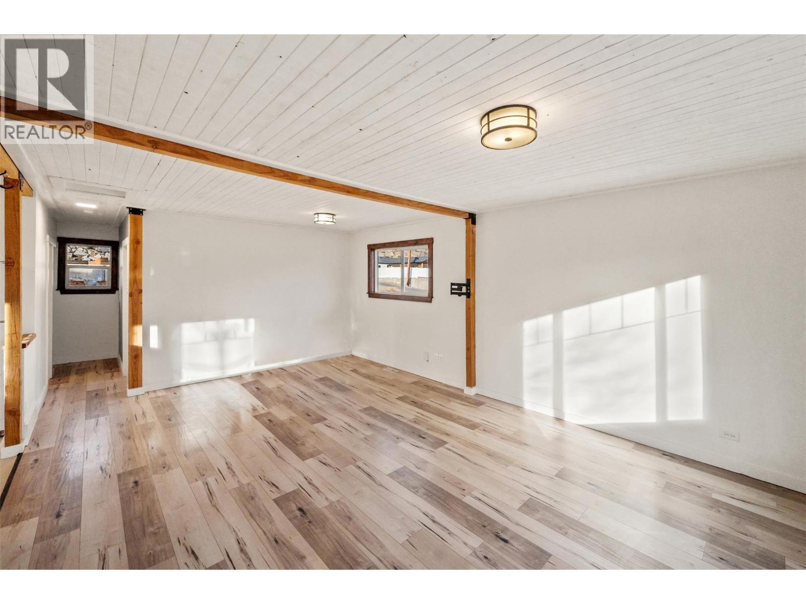 6470 Hollow Street, Oliver, British Columbia  V0H 1T0 - Photo 10 - 10398765