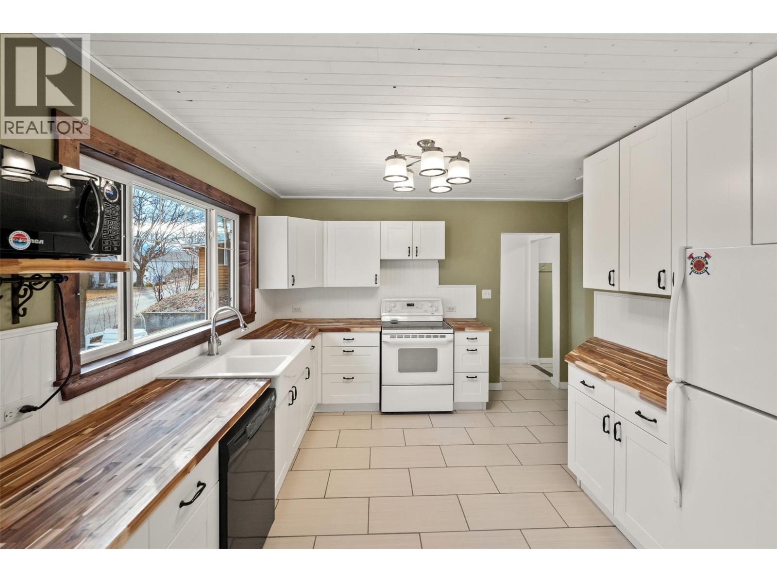 6470 Hollow Street, Oliver, British Columbia  V0H 1T0 - Photo 13 - 10398765