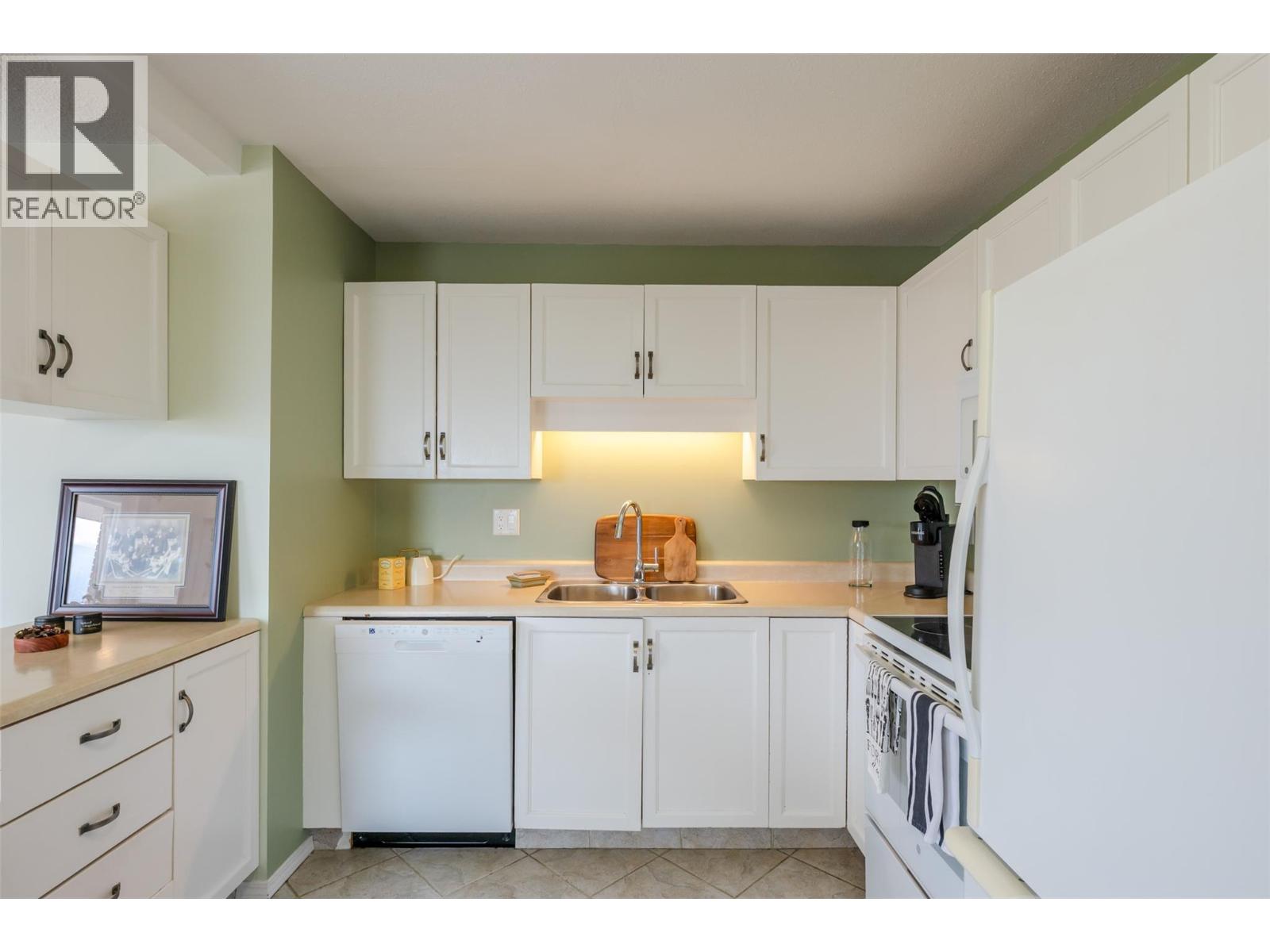 84 Van Horne Street Unit# 304, Penticton, British Columbia  V2A 4J8 - Photo 32 - 10398931