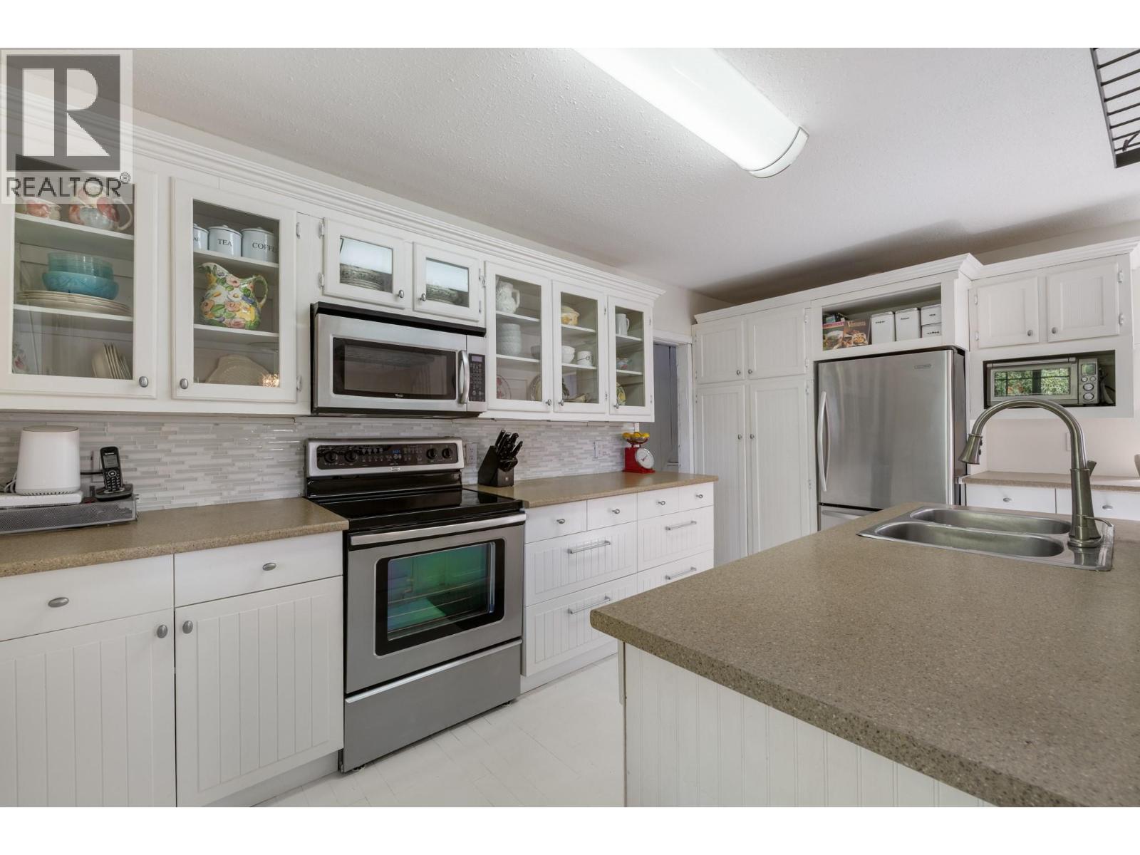 987 Garland Street, Kelowna, British Columbia  V1Y 3M9 - Photo 6 - 10398772