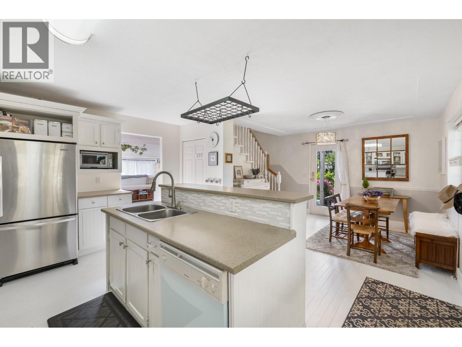 987 Garland Street, Kelowna, British Columbia  V1Y 3M9 - Photo 8 - 10398772