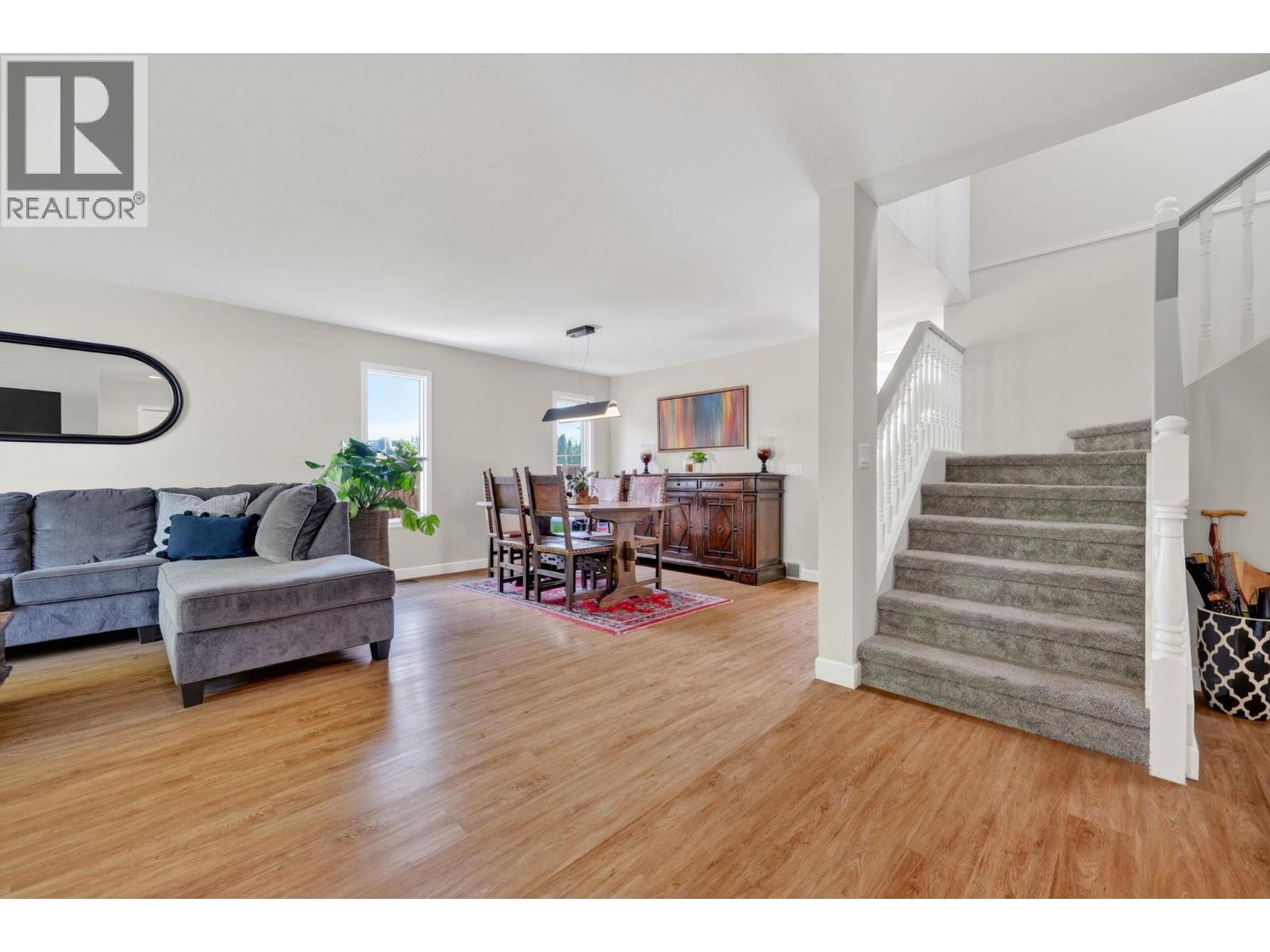 2054 Aster Road, Kelowna, British Columbia  V1V 1P4 - Photo 5 - 10398953