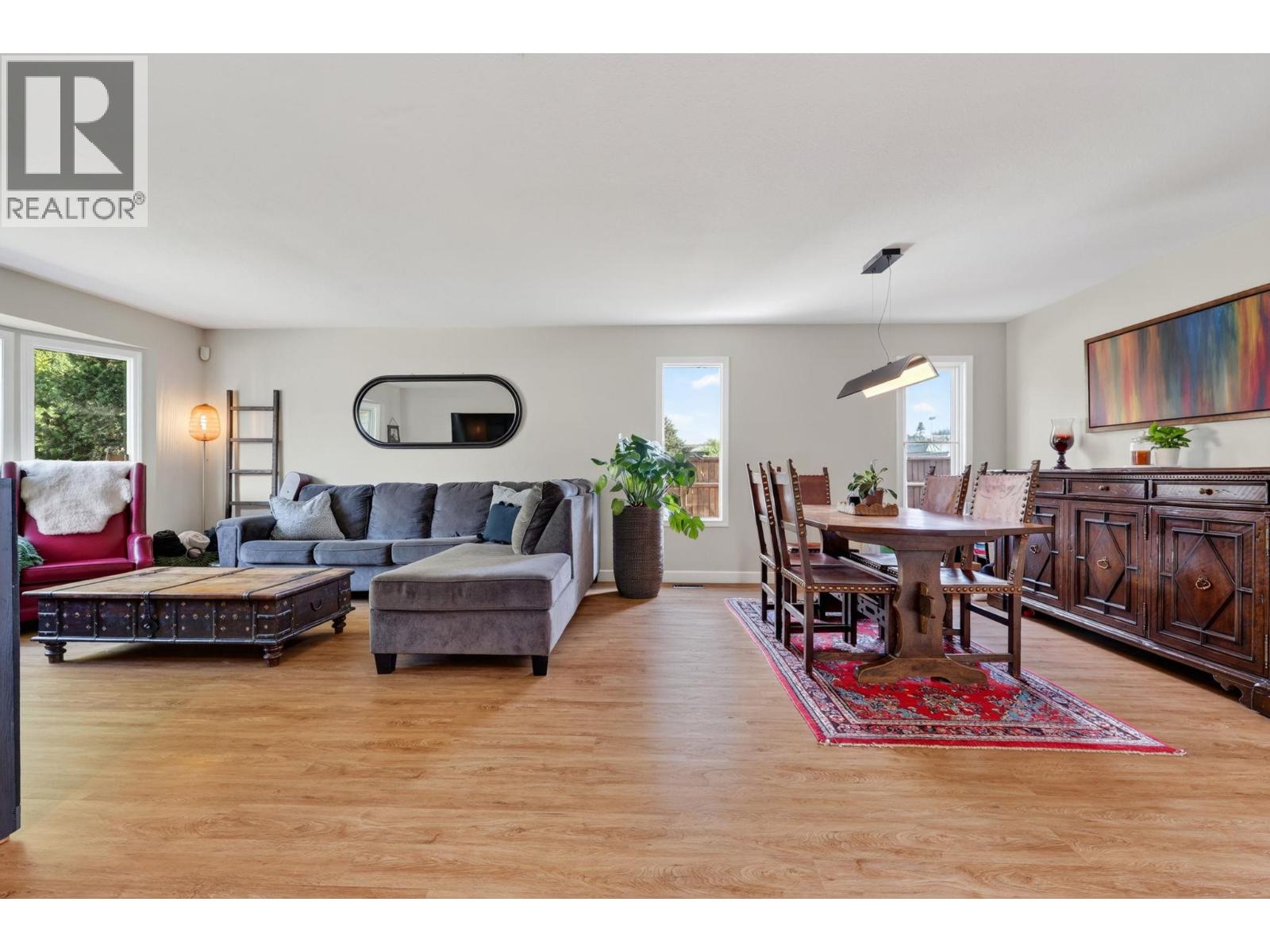 2054 Aster Road, Kelowna, British Columbia  V1V 1P4 - Photo 8 - 10398953