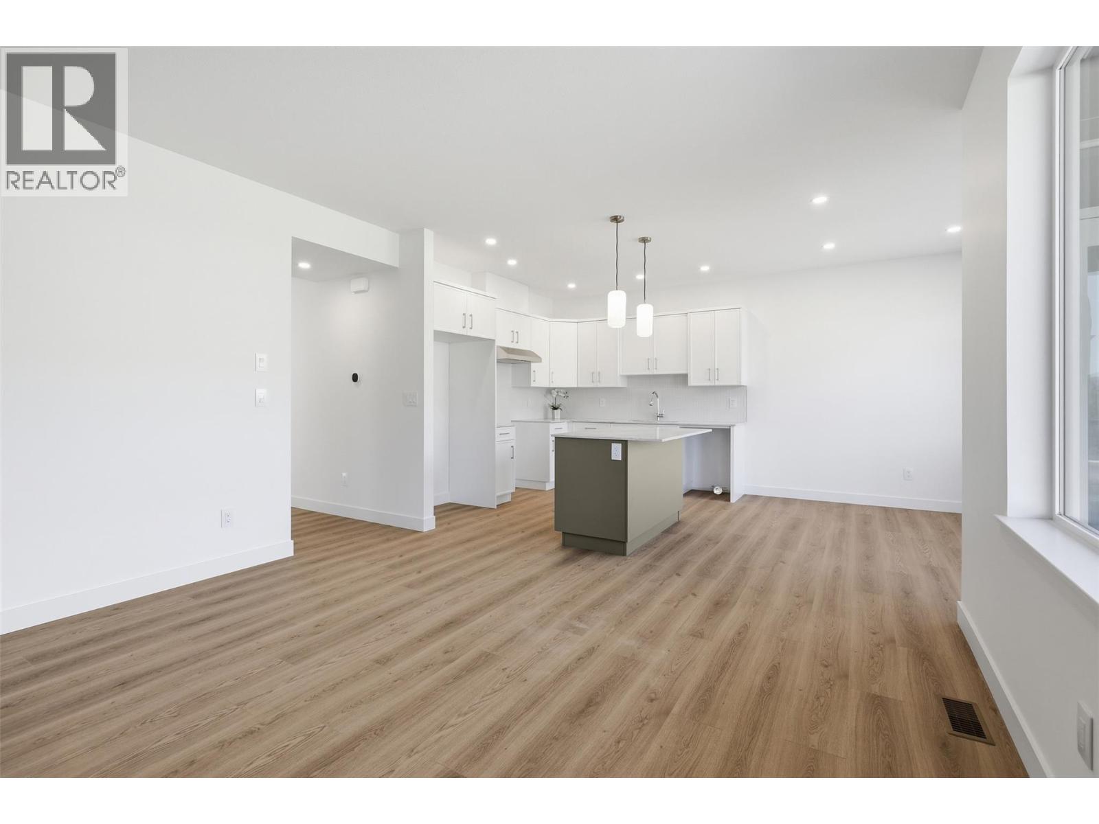 2050 Grasslands Boulevard Unit# 146, Kamloops, British Columbia  V2B 0K7 - Photo 8 - 10398437