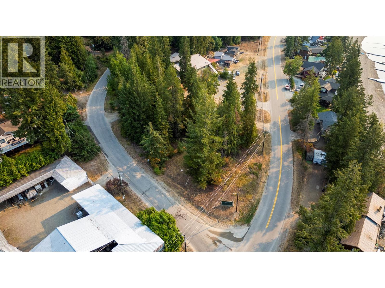 7690 Squilax-Anglemont Road, Anglemont, British Columbia  V0E 1M8 - Photo 10 - 10399017