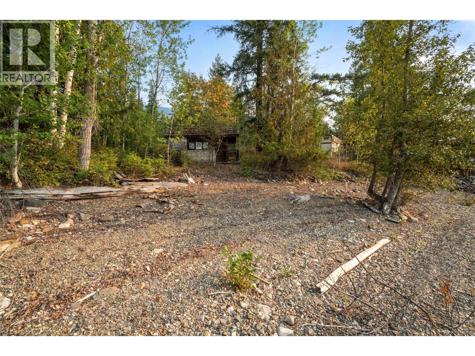 7690 Squilax-Anglemont Road, Anglemont, British Columbia  V0E 1M8 - Photo 13 - 10399017
