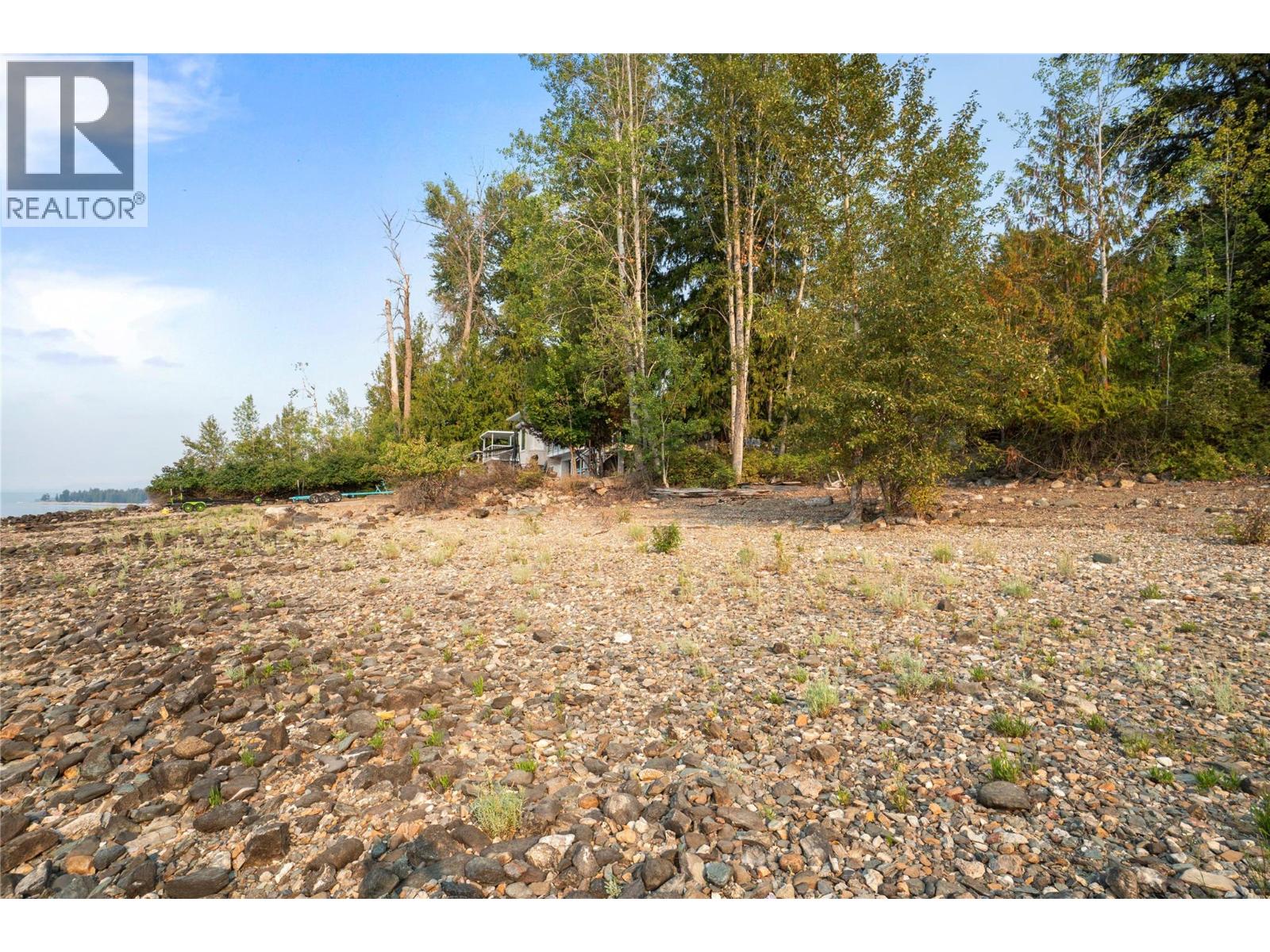 7690 Squilax-Anglemont Road, Anglemont, British Columbia  V0E 1M8 - Photo 14 - 10399017