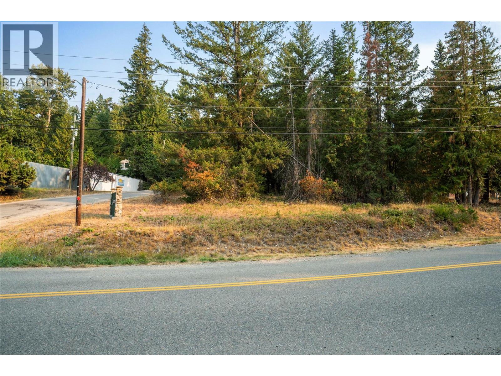 7690 Squilax-Anglemont Road, Anglemont, British Columbia  V0E 1M8 - Photo 16 - 10399017