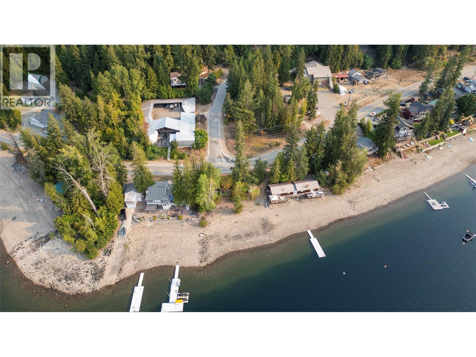 7690 Squilax-Anglemont Road, Anglemont, British Columbia  V0E 1M8 - Photo 9 - 10399017