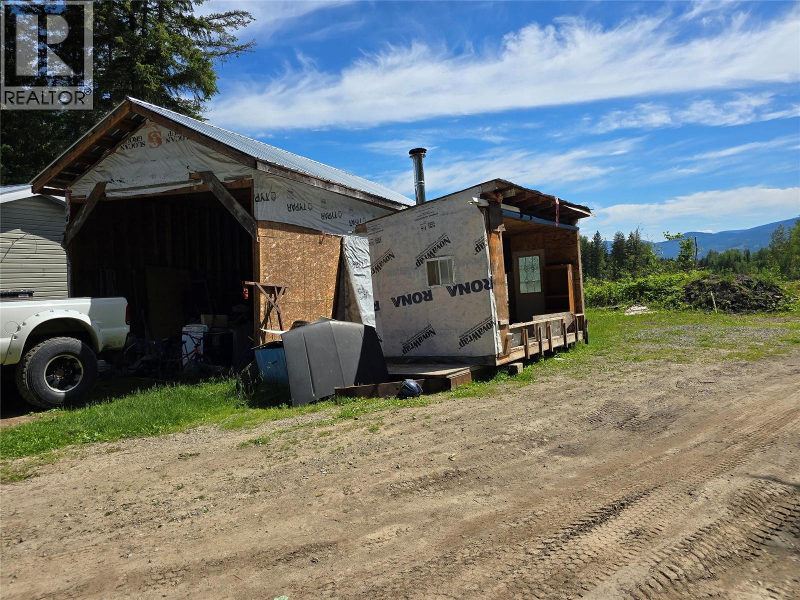 268 Birch Road, Clearwater, British Columbia  V0E 1N1 - Photo 5 - 10399002