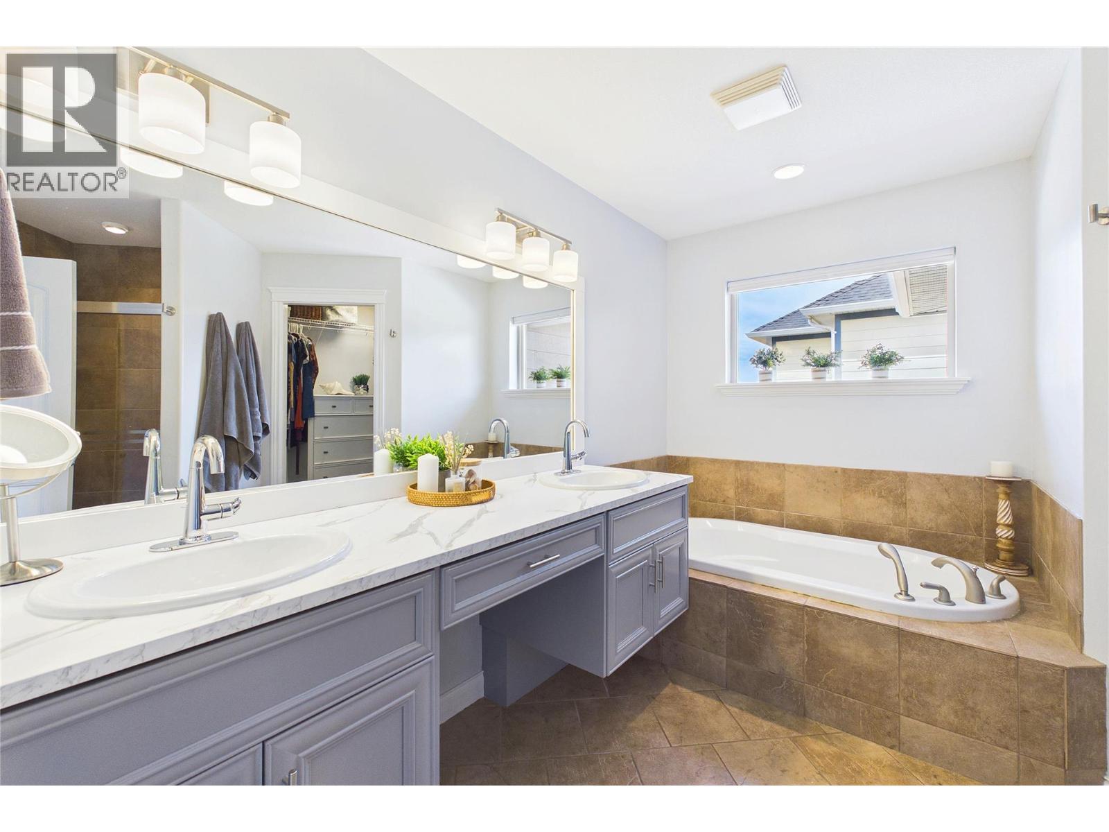 307 Mccarren Avenue, Kelowna, British Columbia  V1W 5A6 - Photo 23 - 10399025