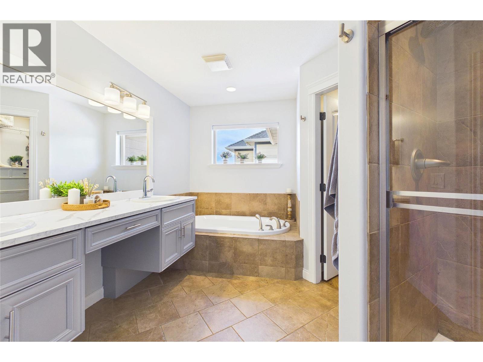 307 Mccarren Avenue, Kelowna, British Columbia  V1W 5A6 - Photo 24 - 10399025
