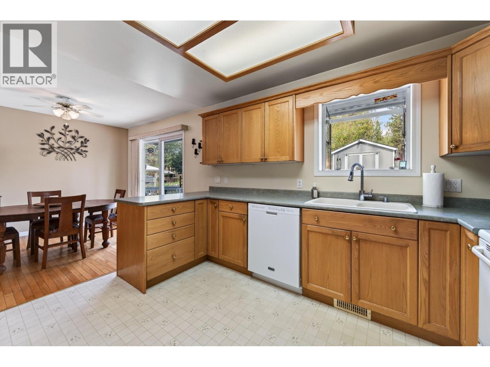 2063 Castillou Crescent, Merritt, British Columbia  V1K 1H8 - Photo 10 - 10398560