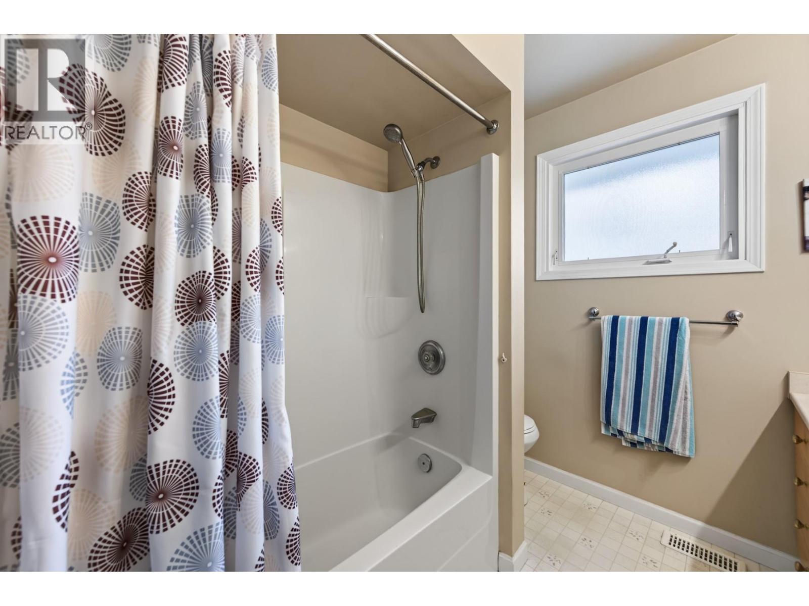 2063 Castillou Crescent, Merritt, British Columbia  V1K 1H8 - Photo 17 - 10398560