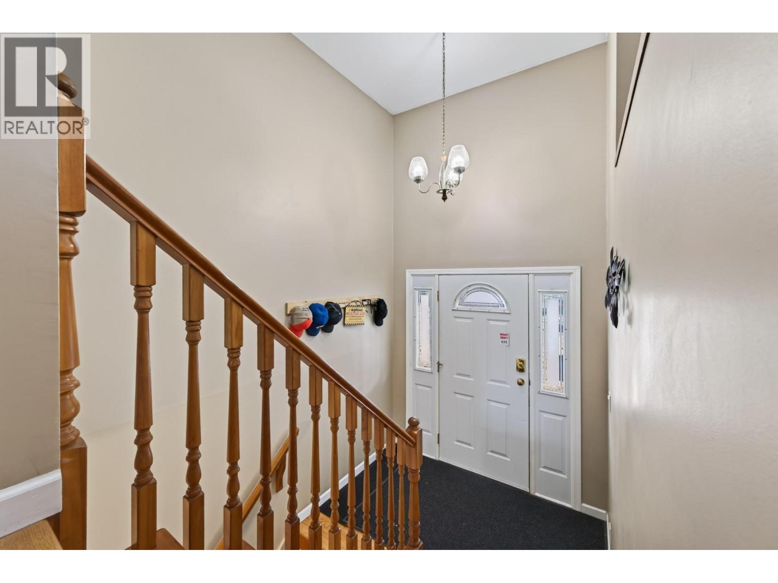 2063 Castillou Crescent, Merritt, British Columbia  V1K 1H8 - Photo 5 - 10398560