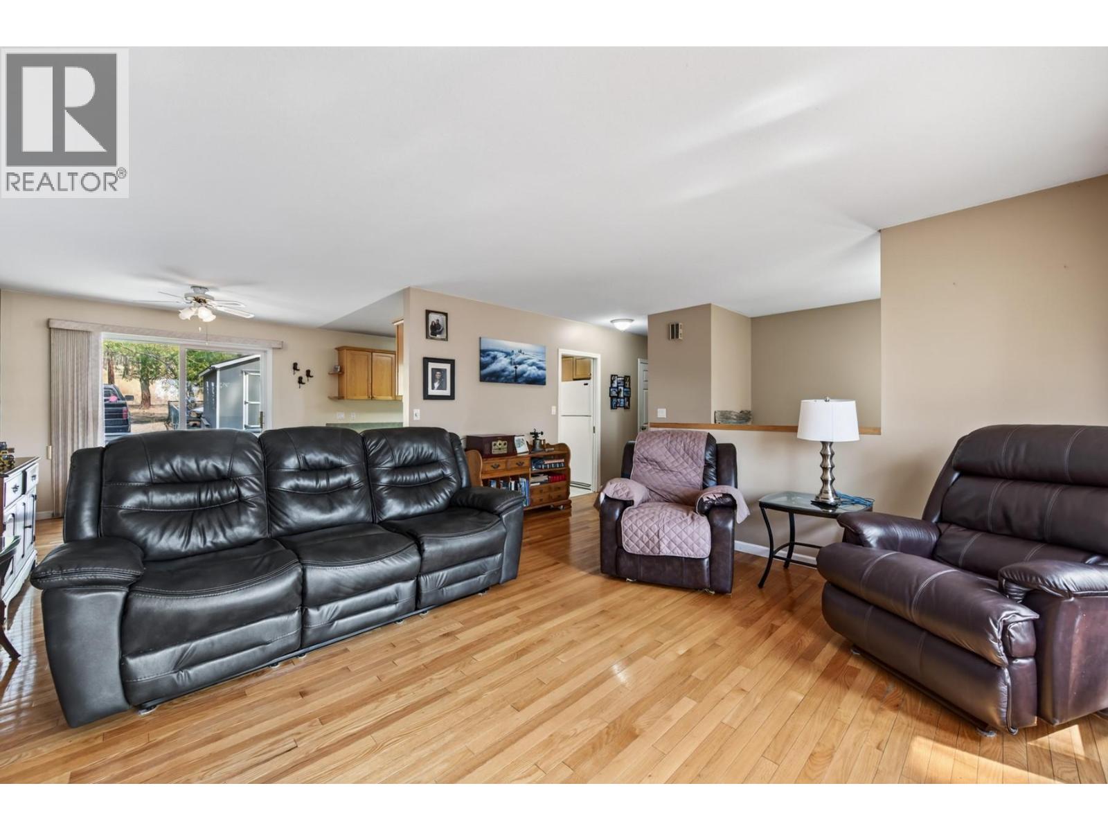 2063 Castillou Crescent, Merritt, British Columbia  V1K 1H8 - Photo 7 - 10398560