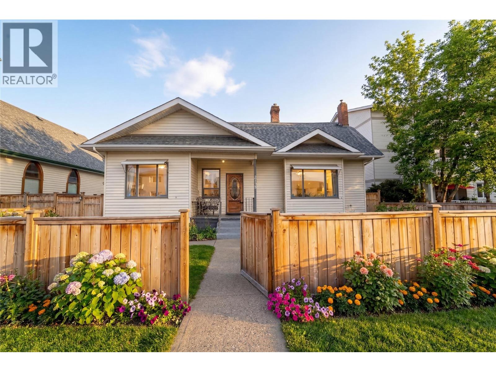 2125 Granite Avenue, Merritt, British Columbia  V1K 1B8 - Photo 1 - 10399028