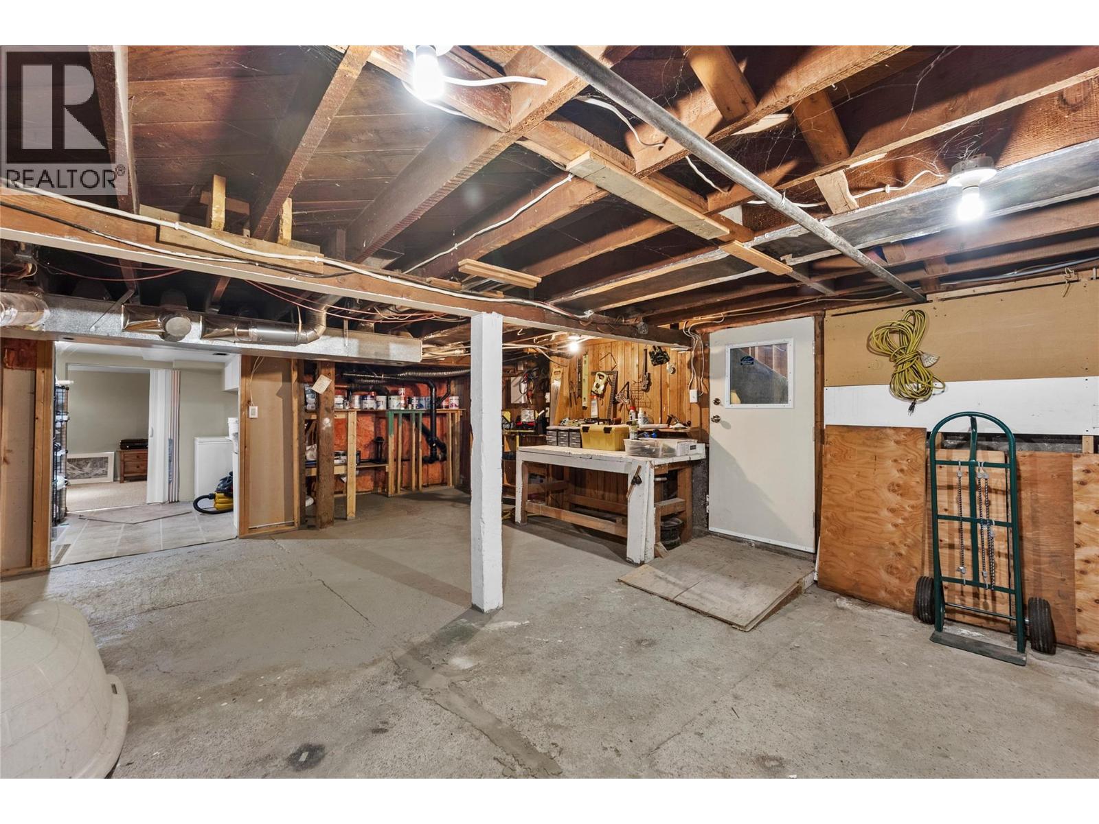 2125 Granite Avenue, Merritt, British Columbia  V1K 1B8 - Photo 35 - 10399028