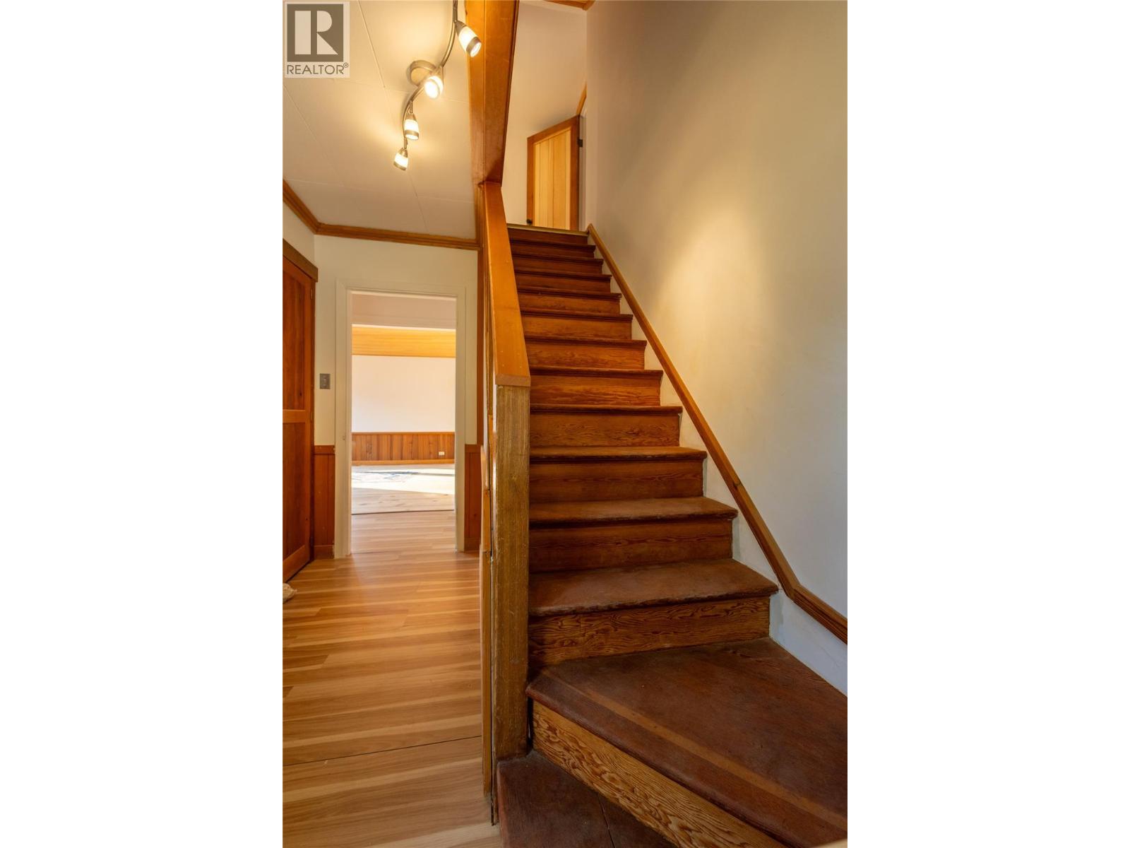 601 Richards Street, Nelson, British Columbia  V1L 5K4 - Photo 19 - 10398928